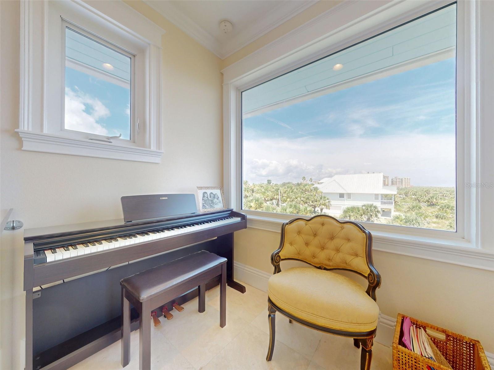CORONADO SHORES UNIT 01 - Residential Lease