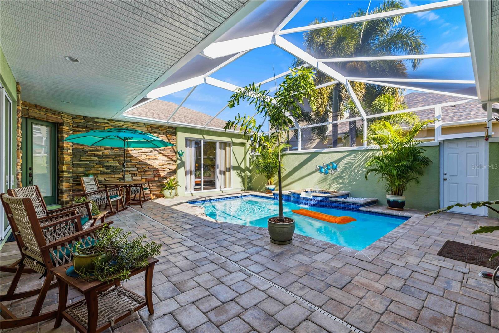 HAMPTON TERRACE AT UNIVERSITY PLACE - Residential