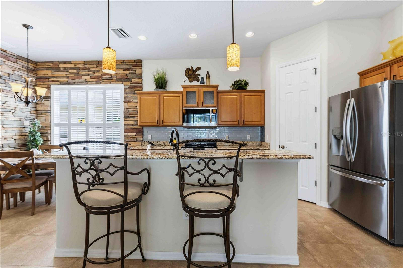 HAMPTON TERRACE AT UNIVERSITY PLACE - Residential