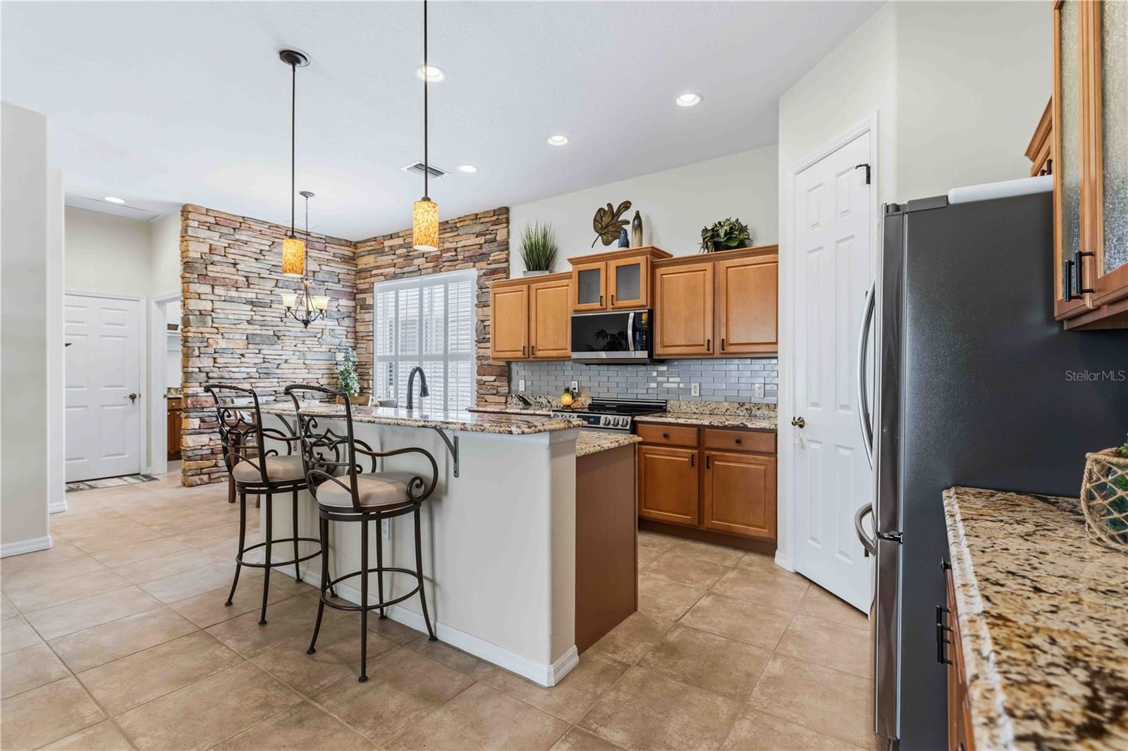 HAMPTON TERRACE AT UNIVERSITY PLACE - Residential