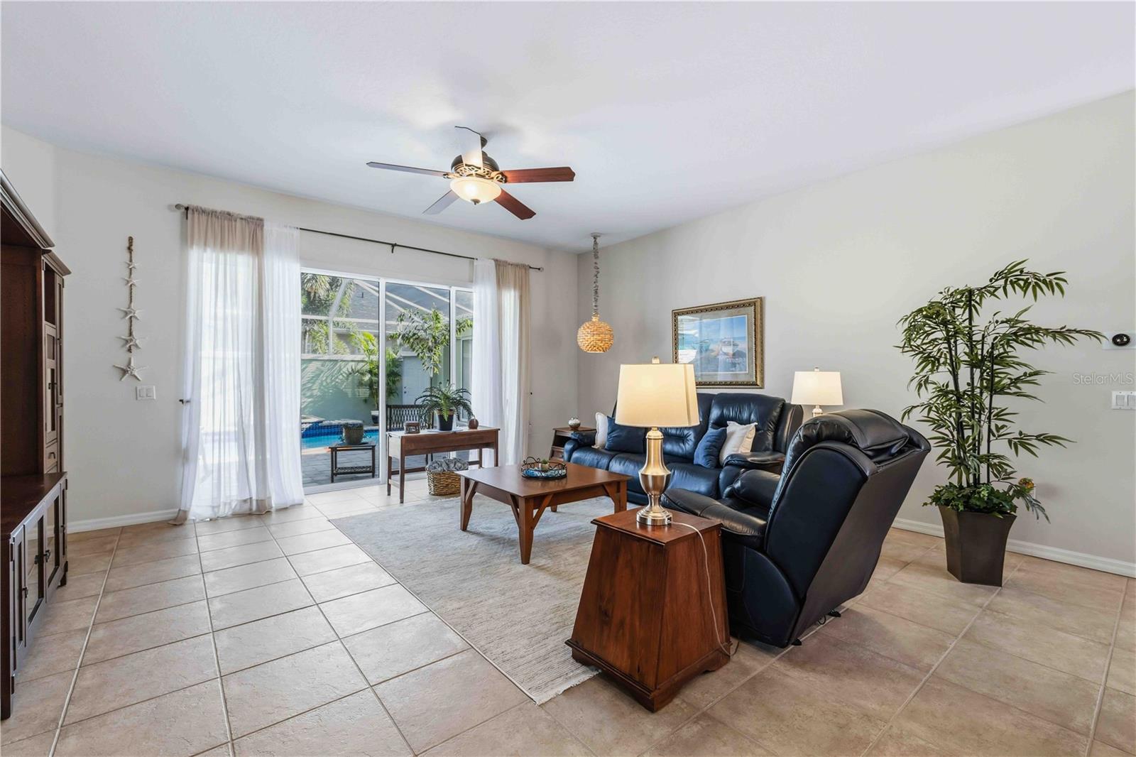 HAMPTON TERRACE AT UNIVERSITY PLACE - Residential