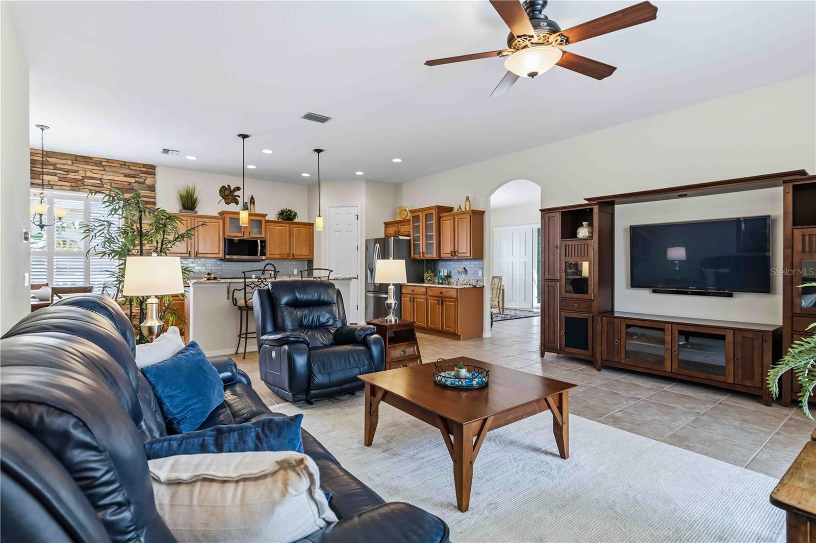 HAMPTON TERRACE AT UNIVERSITY PLACE - Residential