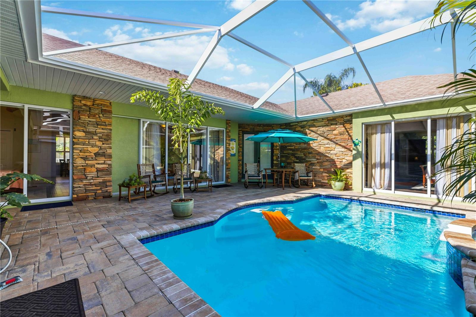 HAMPTON TERRACE AT UNIVERSITY PLACE - Residential