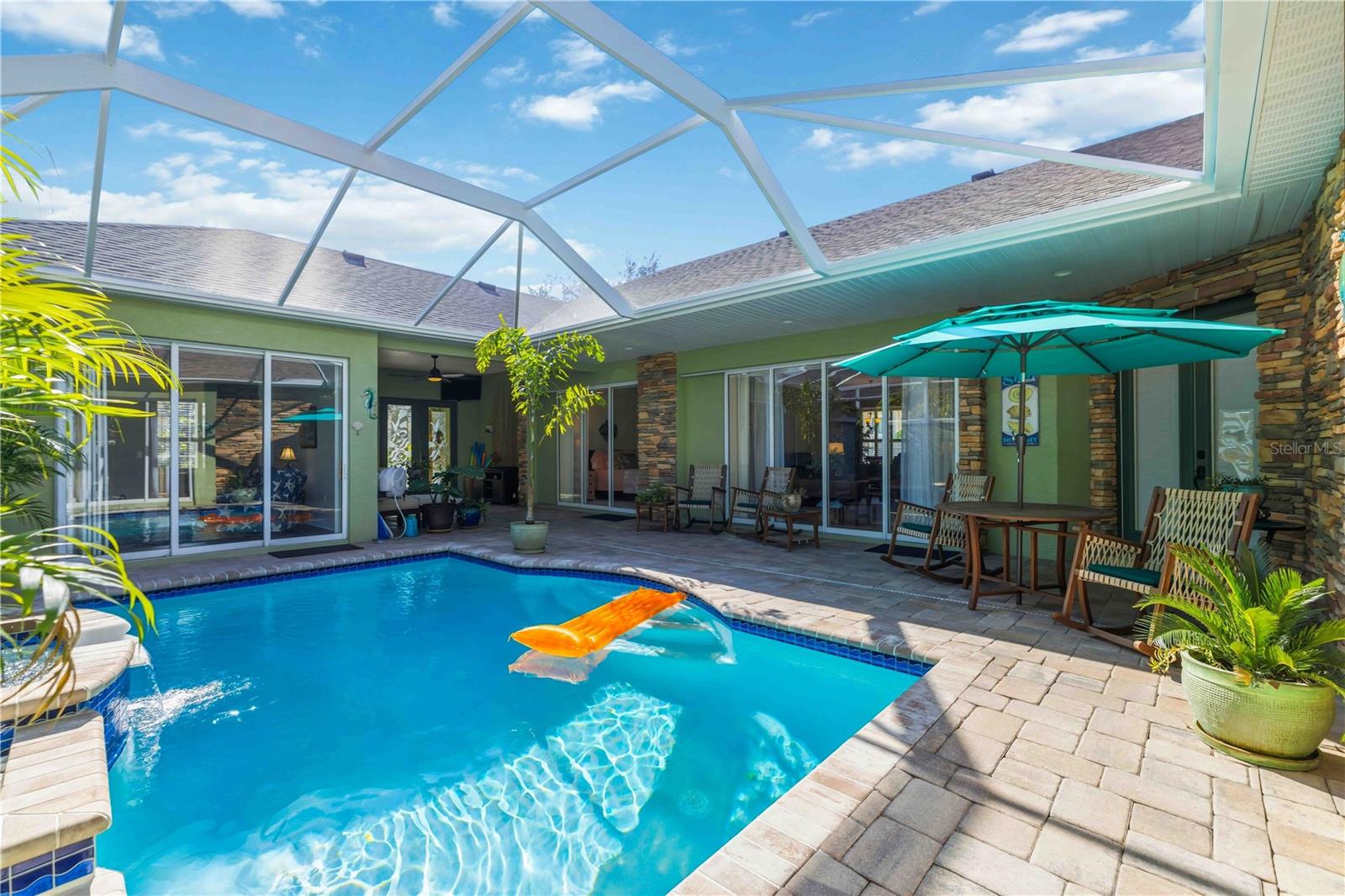 HAMPTON TERRACE AT UNIVERSITY PLACE - Residential