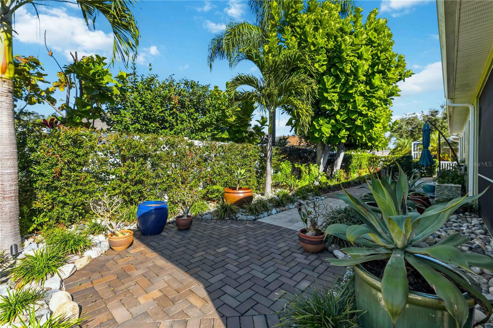 HAMPTON TERRACE AT UNIVERSITY PLACE - Residential