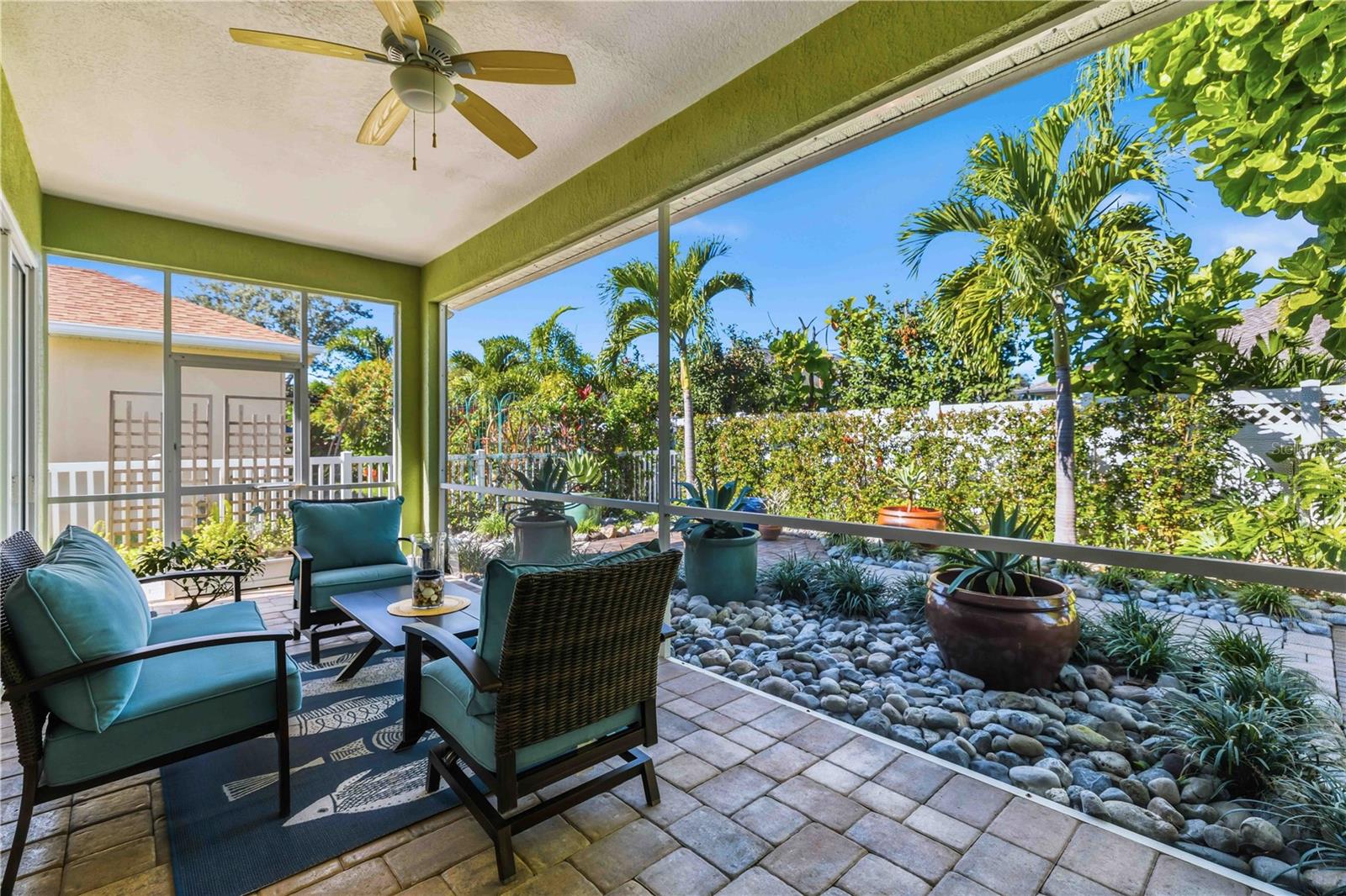 HAMPTON TERRACE AT UNIVERSITY PLACE - Residential