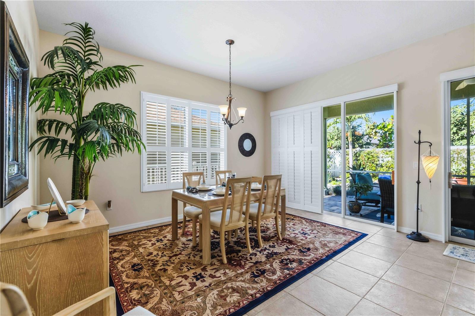 HAMPTON TERRACE AT UNIVERSITY PLACE - Residential