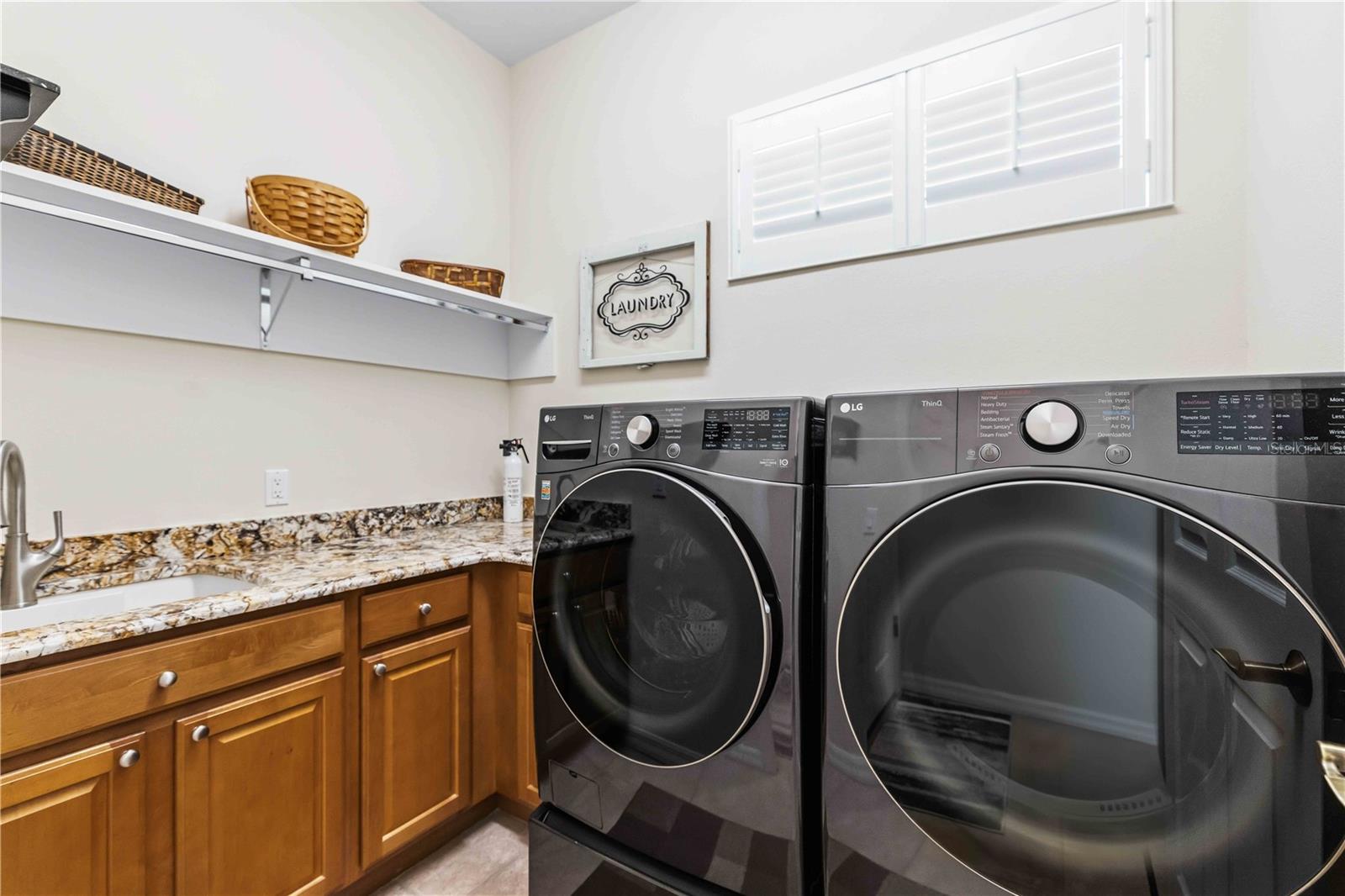 HAMPTON TERRACE AT UNIVERSITY PLACE - Residential