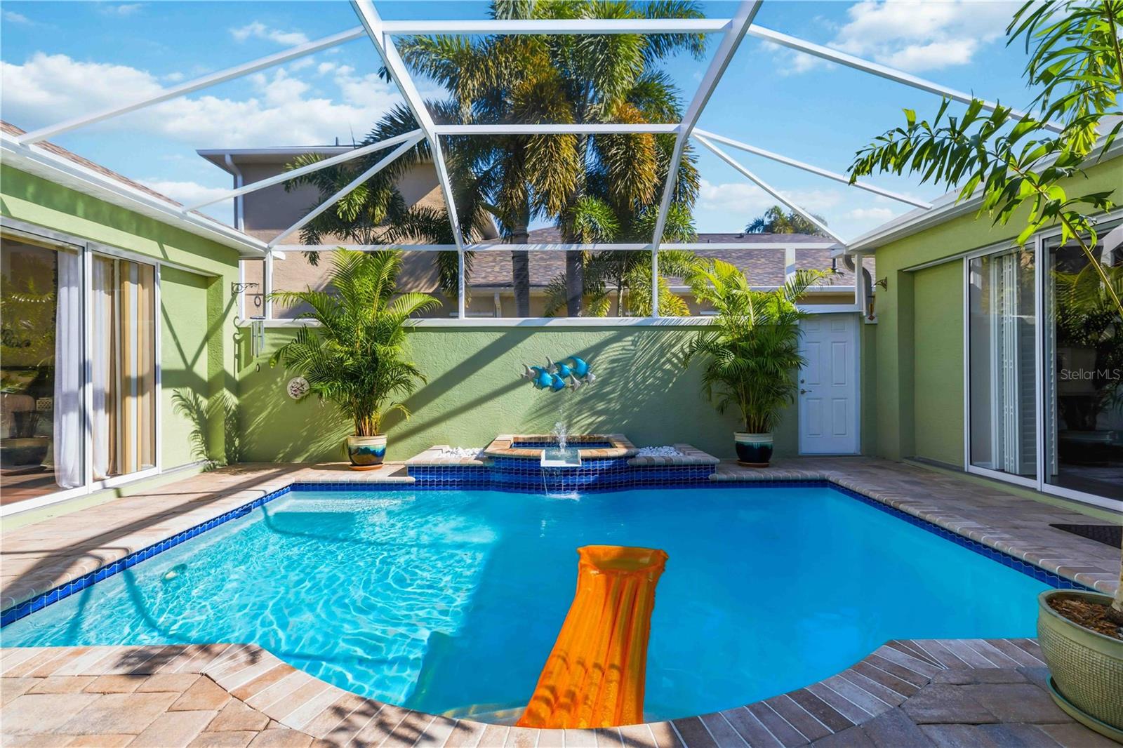 HAMPTON TERRACE AT UNIVERSITY PLACE - Residential