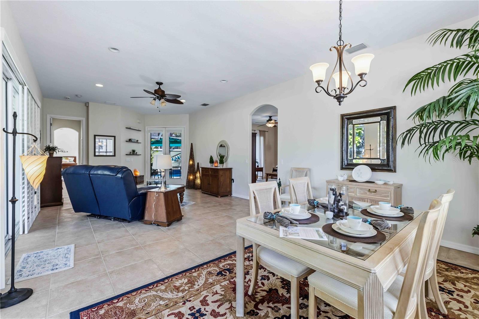 HAMPTON TERRACE AT UNIVERSITY PLACE - Residential