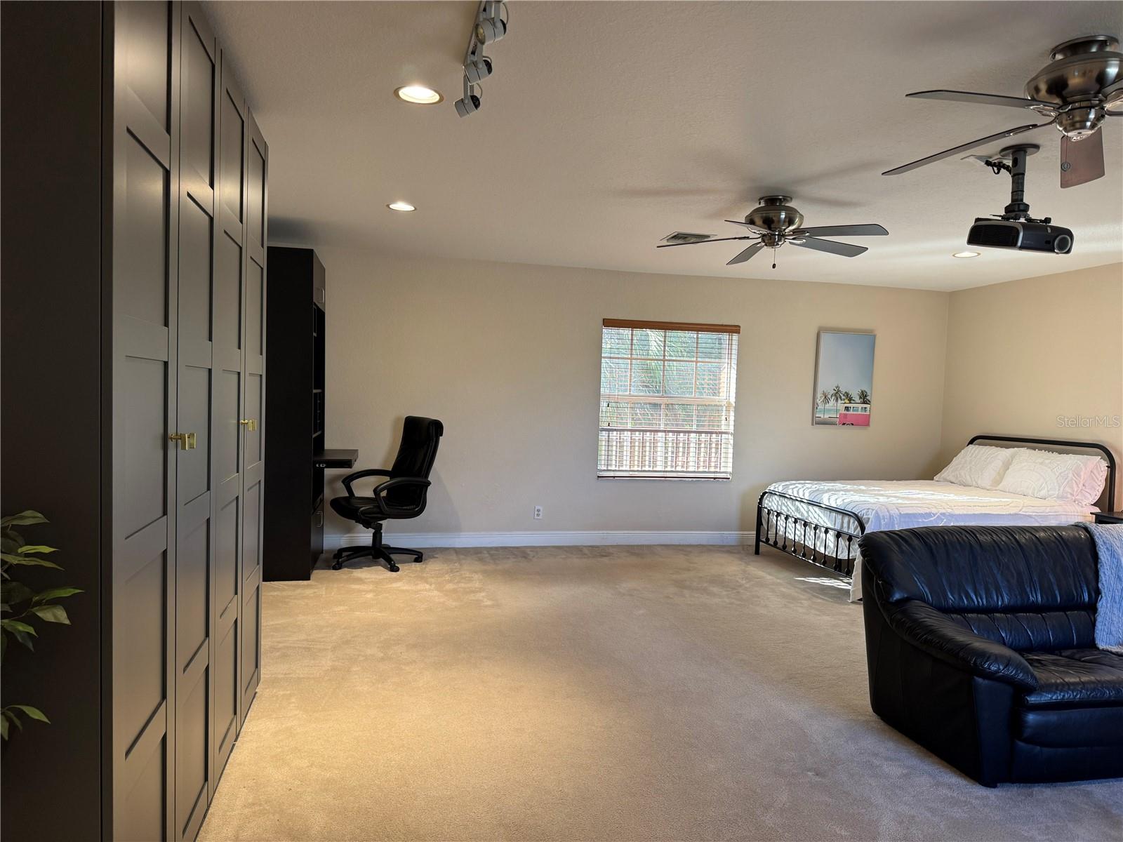 PINE TREE ESTATES - Residential