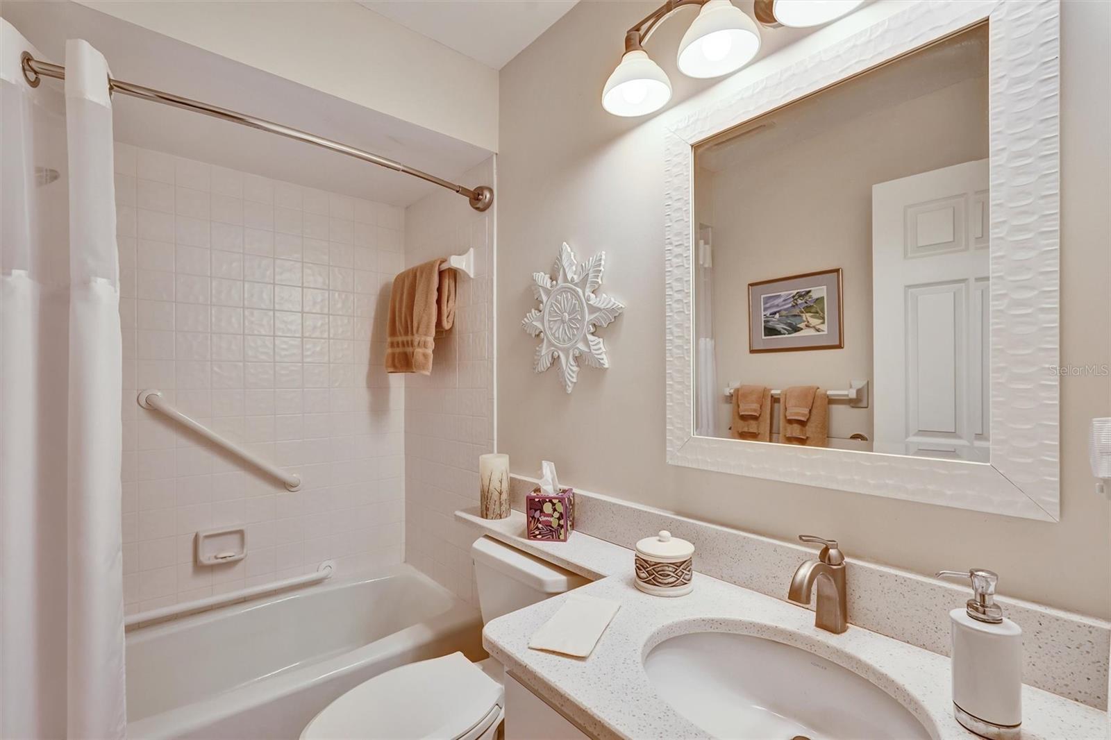 LAKESHORE VILLAGE - Residential