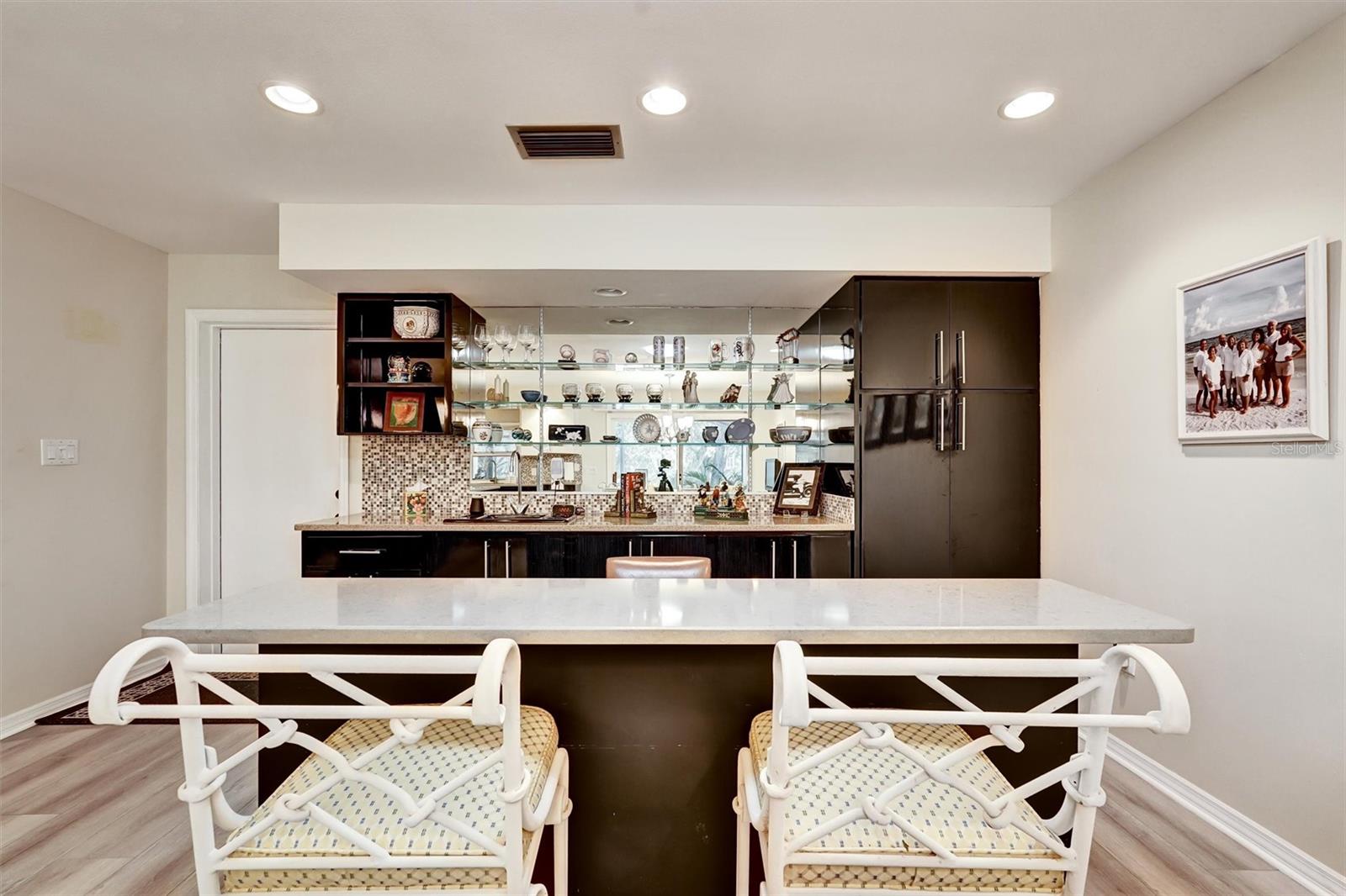 LAKESHORE VILLAGE - Residential