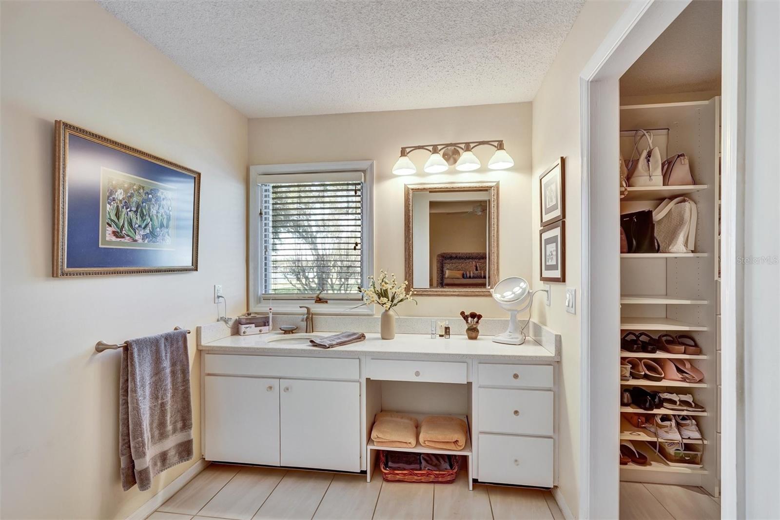 LAKESHORE VILLAGE - Residential