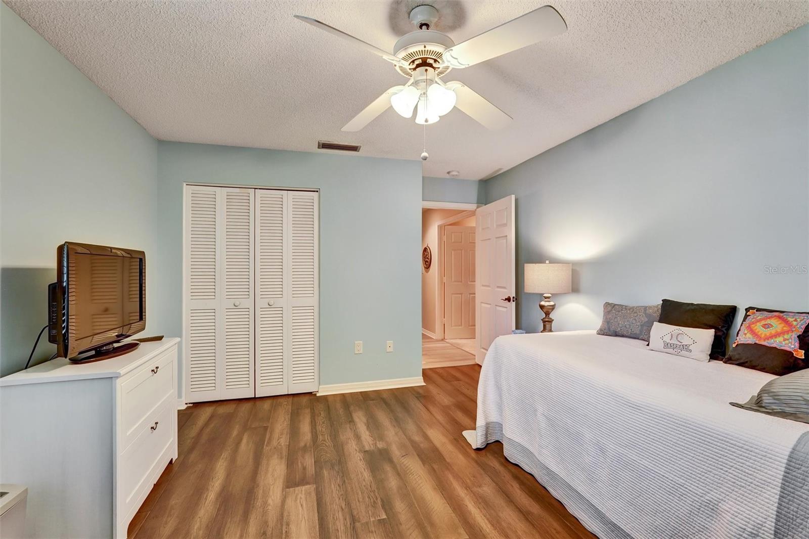 LAKESHORE VILLAGE - Residential