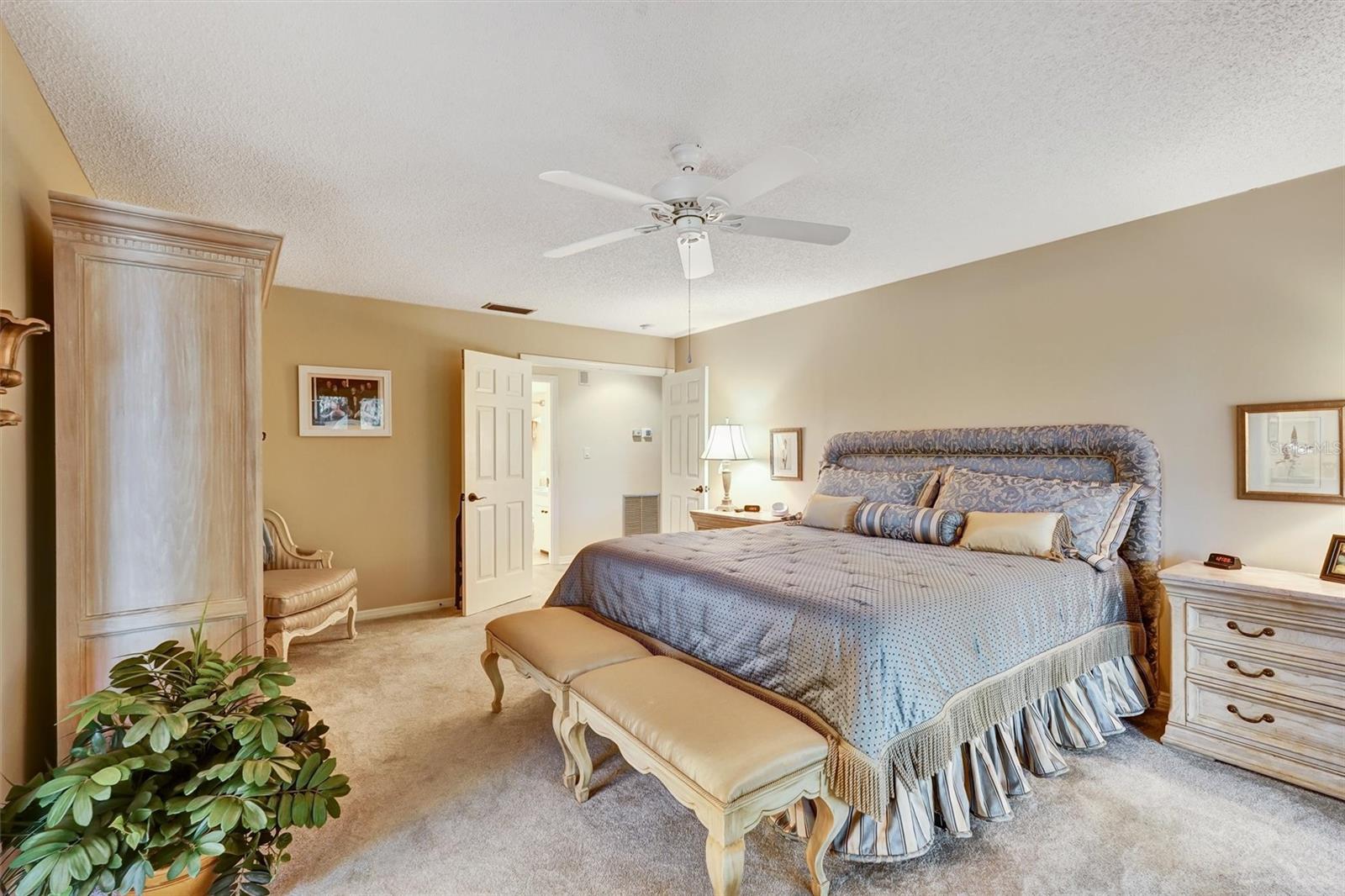 LAKESHORE VILLAGE - Residential