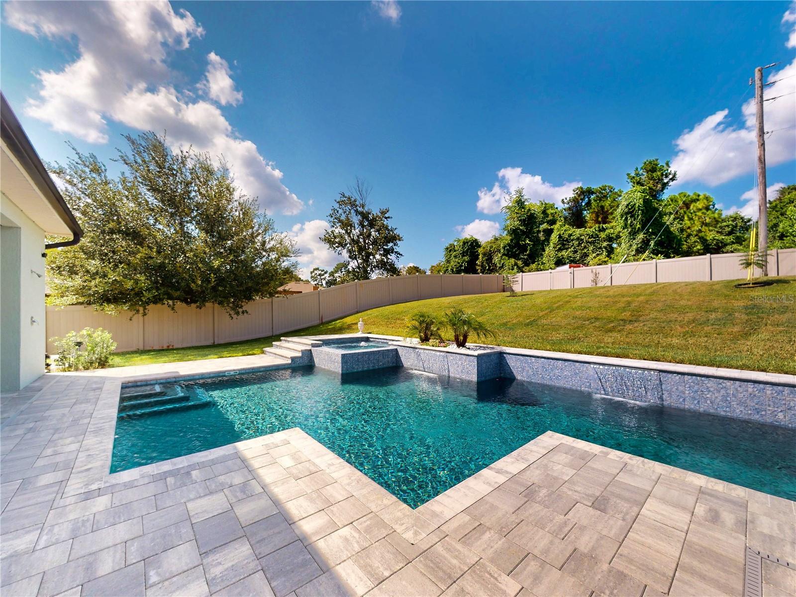 GLEN ABBEY UNIT 05 - Residential