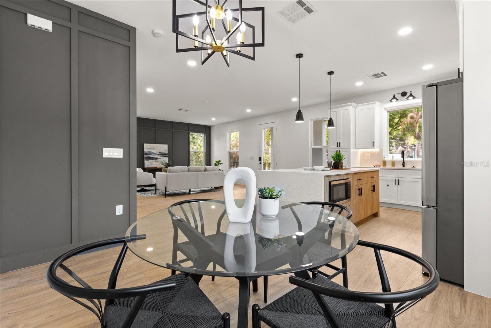 1315 E HARDING STREET