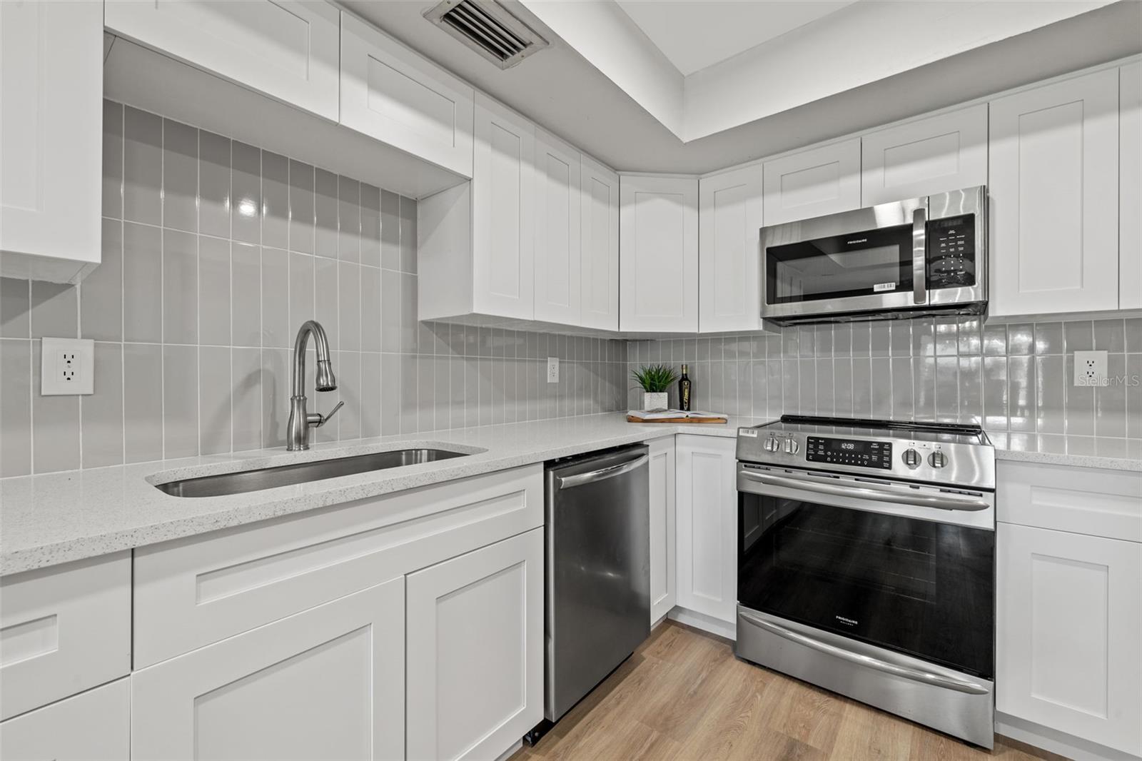 PALM-AIRE AT SARASOTA 11-A - Residential