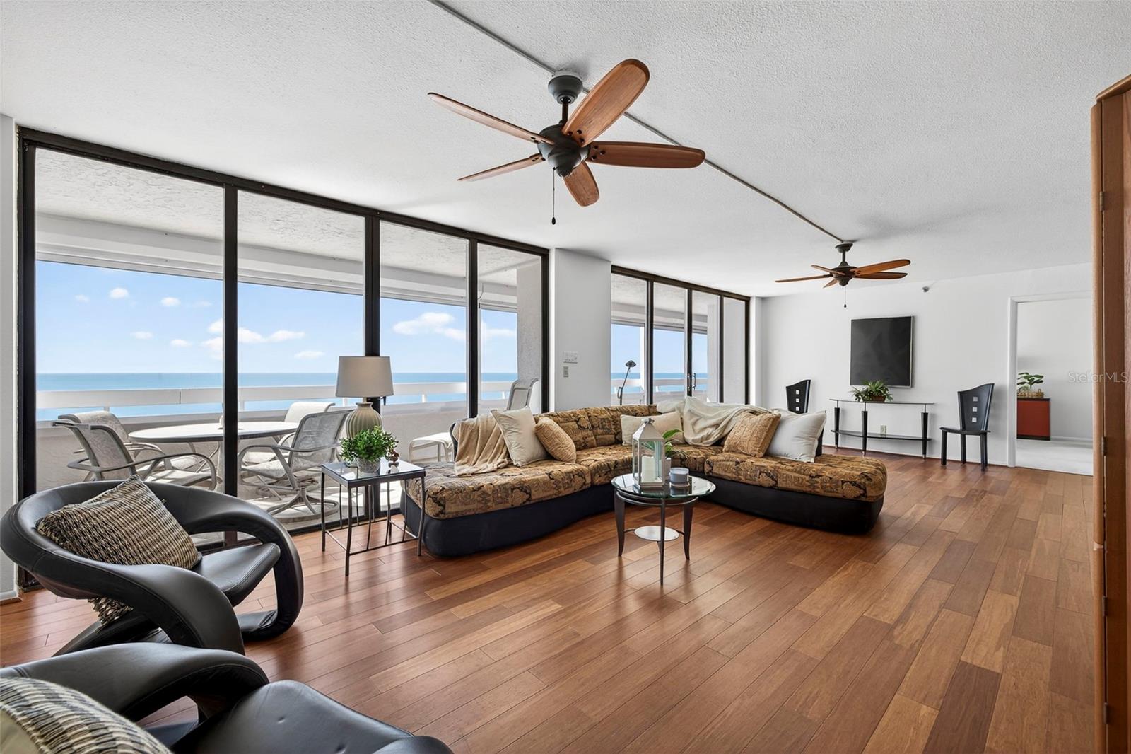 REDINGTON TOWERS 1 CONDO - Residential