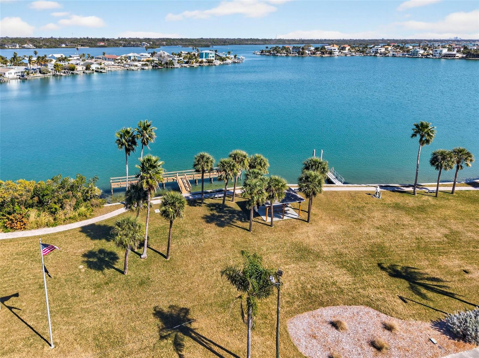 REDINGTON TOWERS 1 CONDO - Residential