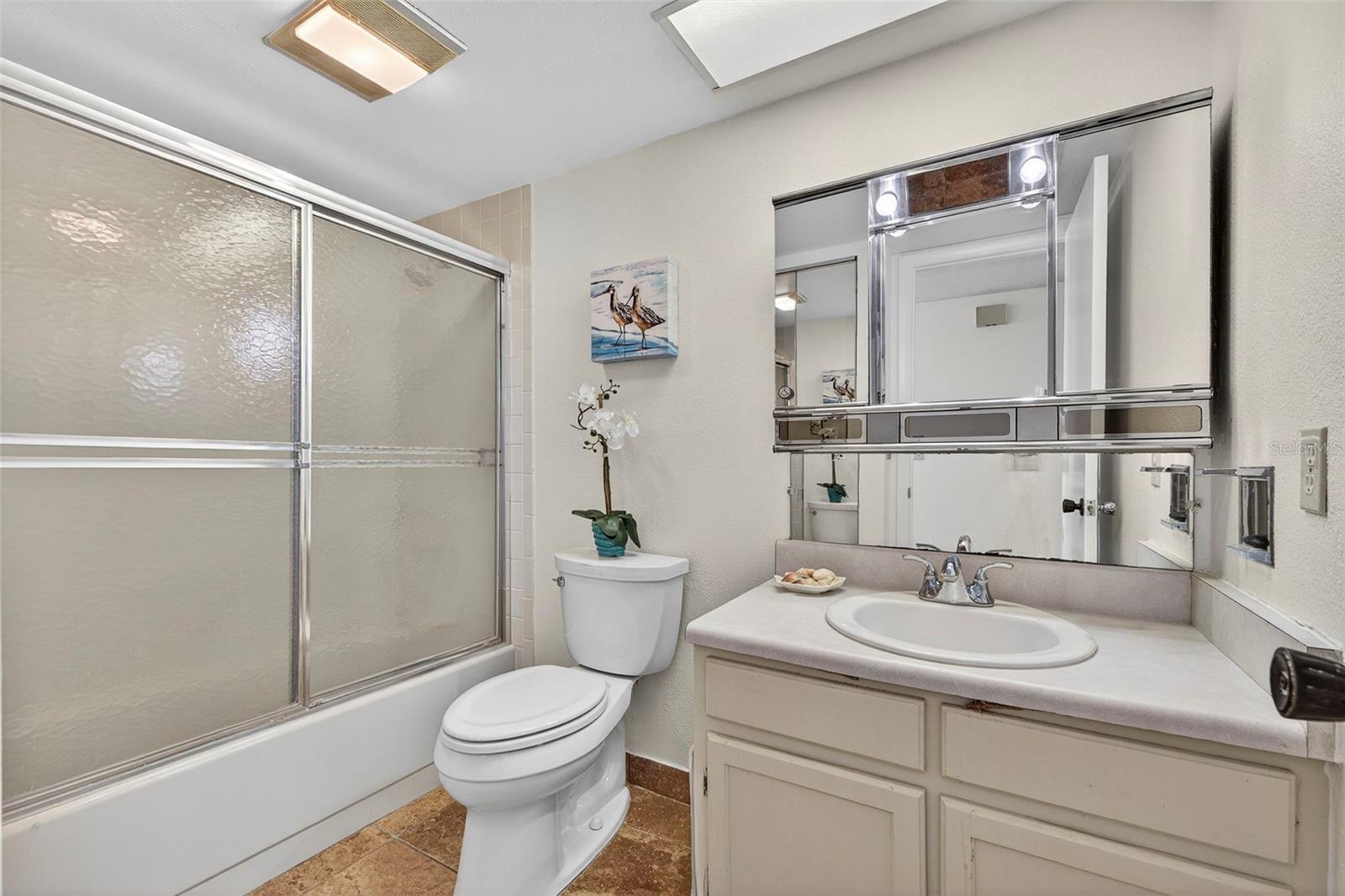 REDINGTON TOWERS 1 CONDO - Residential