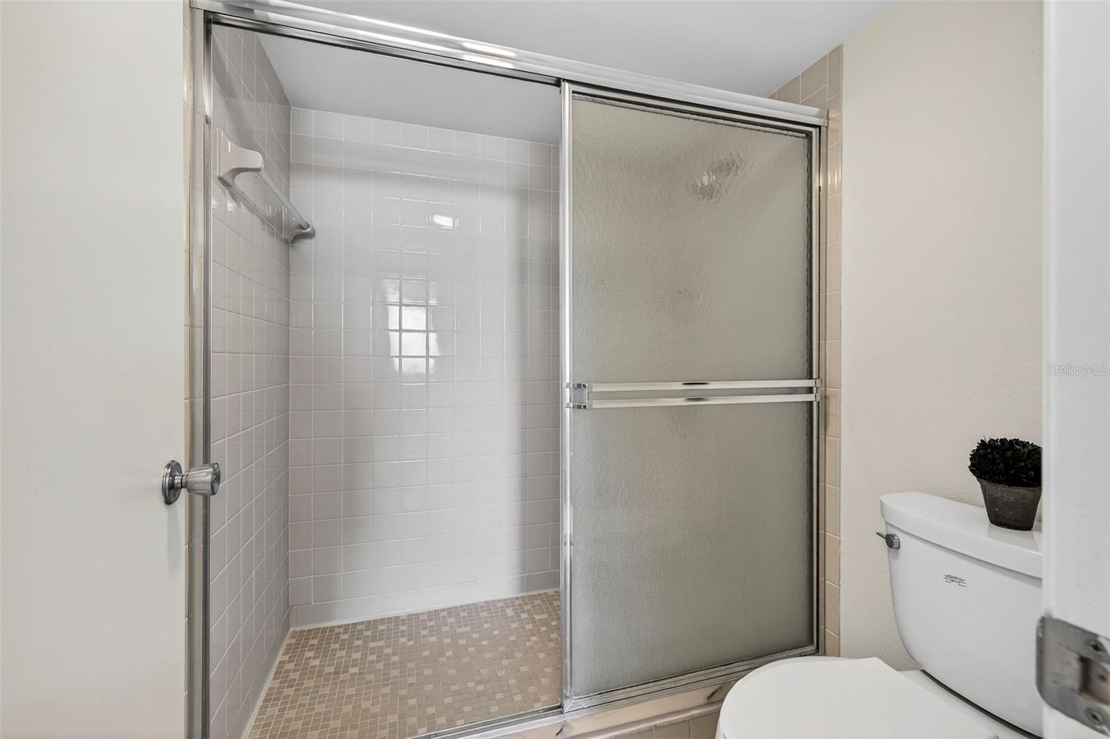 REDINGTON TOWERS 1 CONDO - Residential