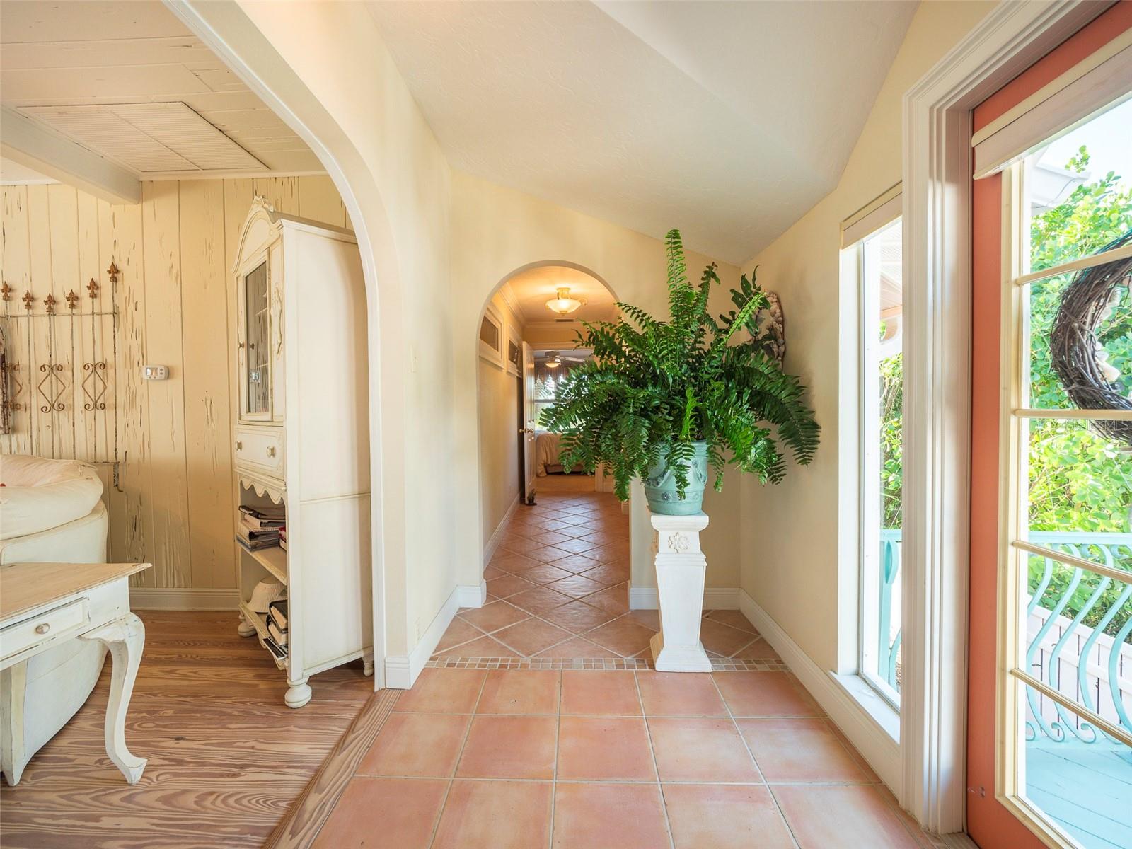 CORTEZ BEACH - Residential