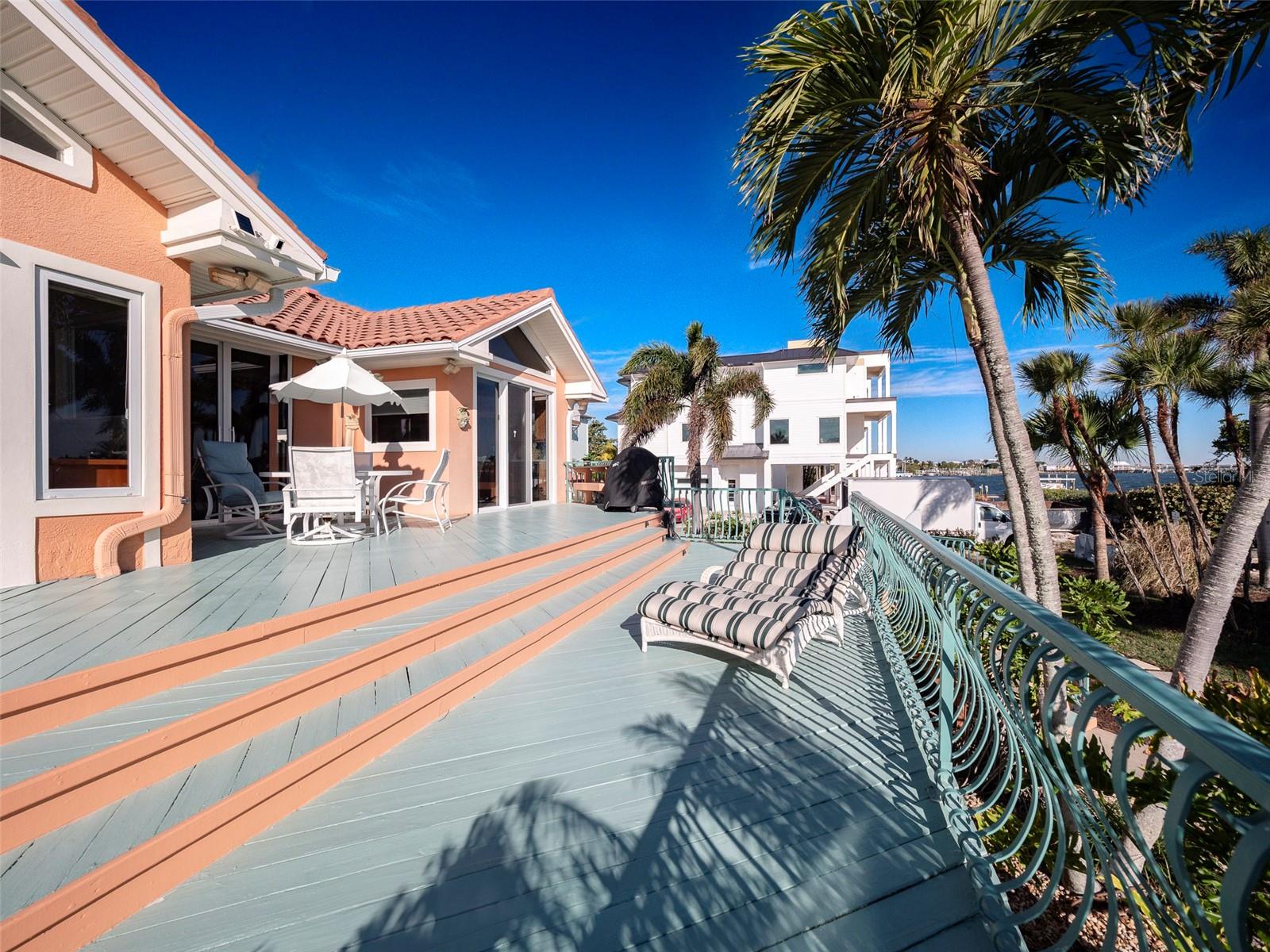 CORTEZ BEACH - Residential