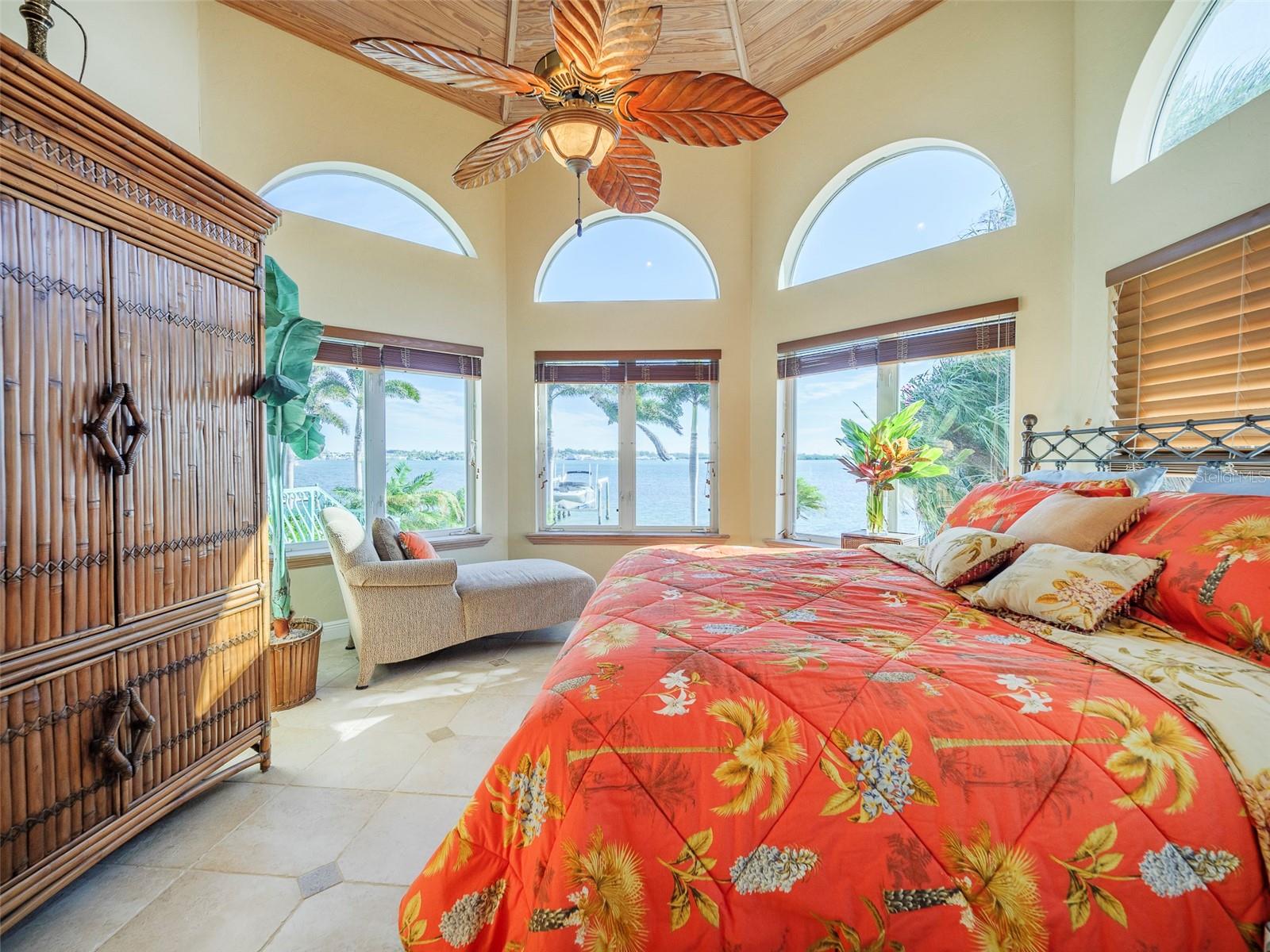 CORTEZ BEACH - Residential