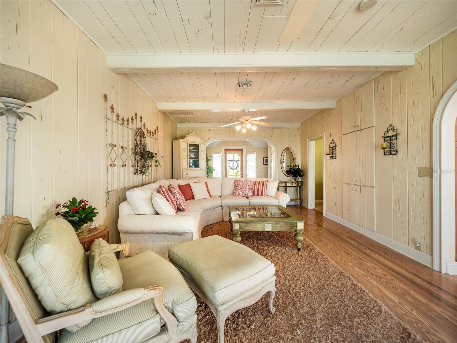 CORTEZ BEACH - Residential