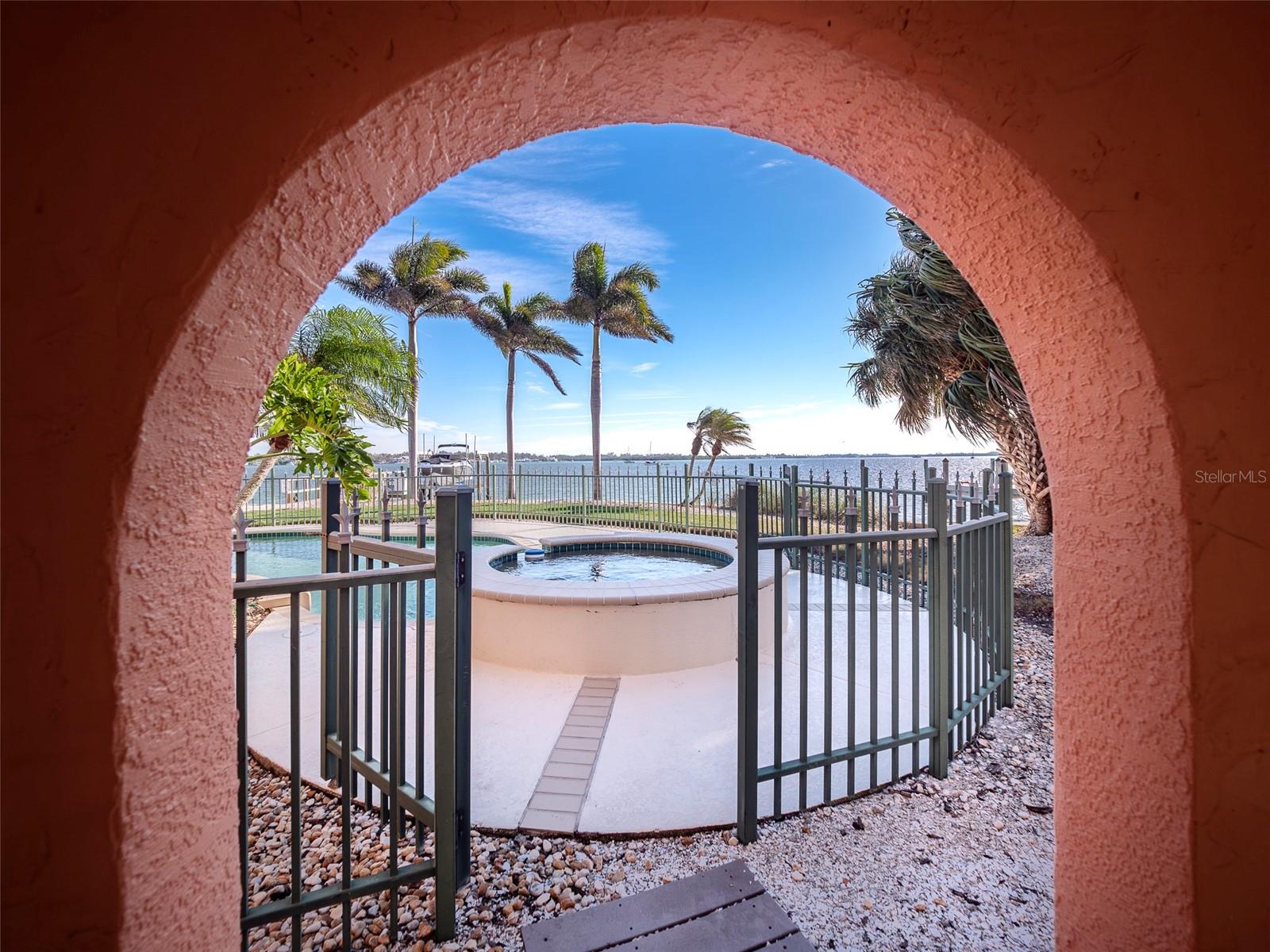 CORTEZ BEACH - Residential