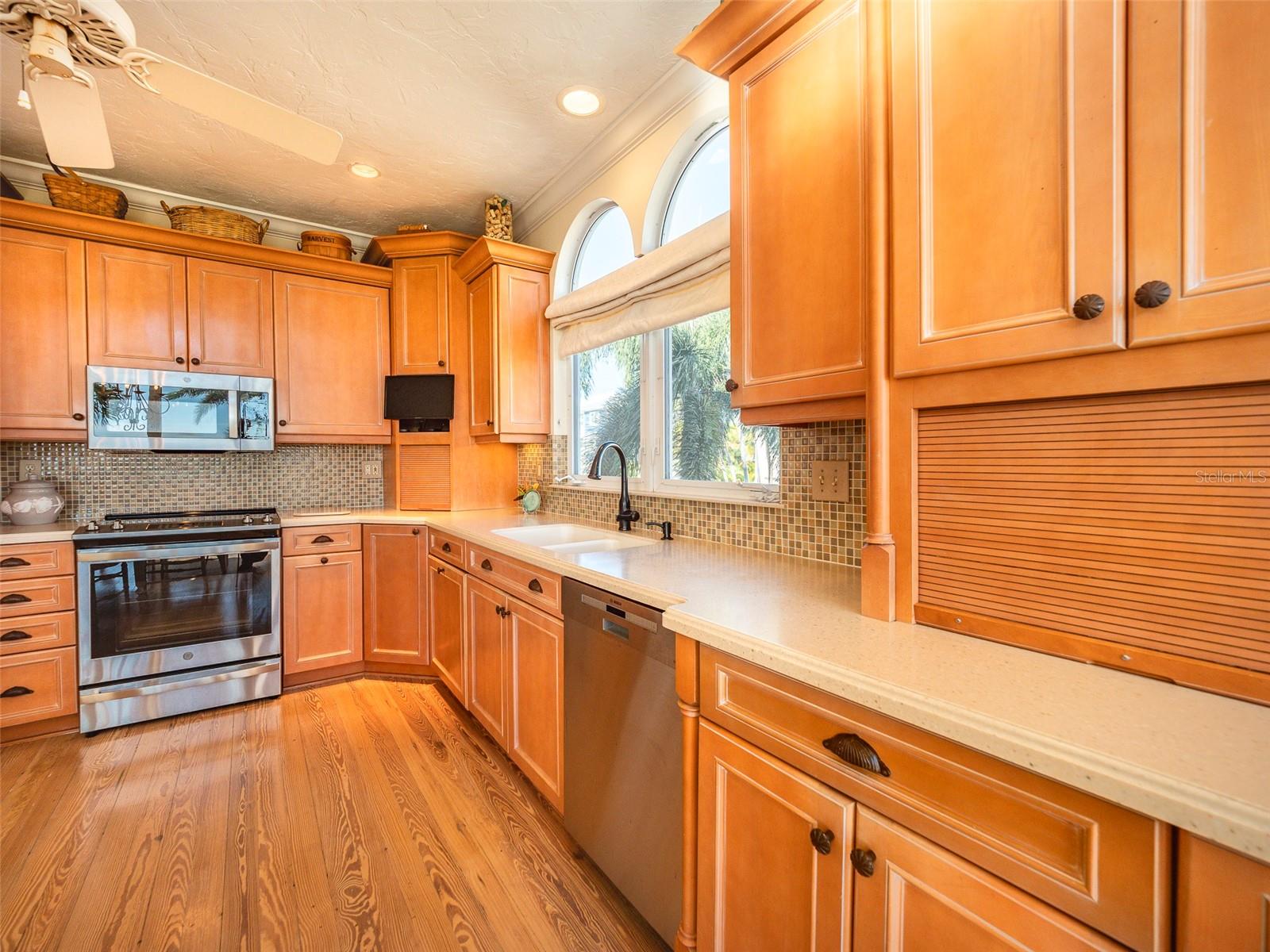 CORTEZ BEACH - Residential