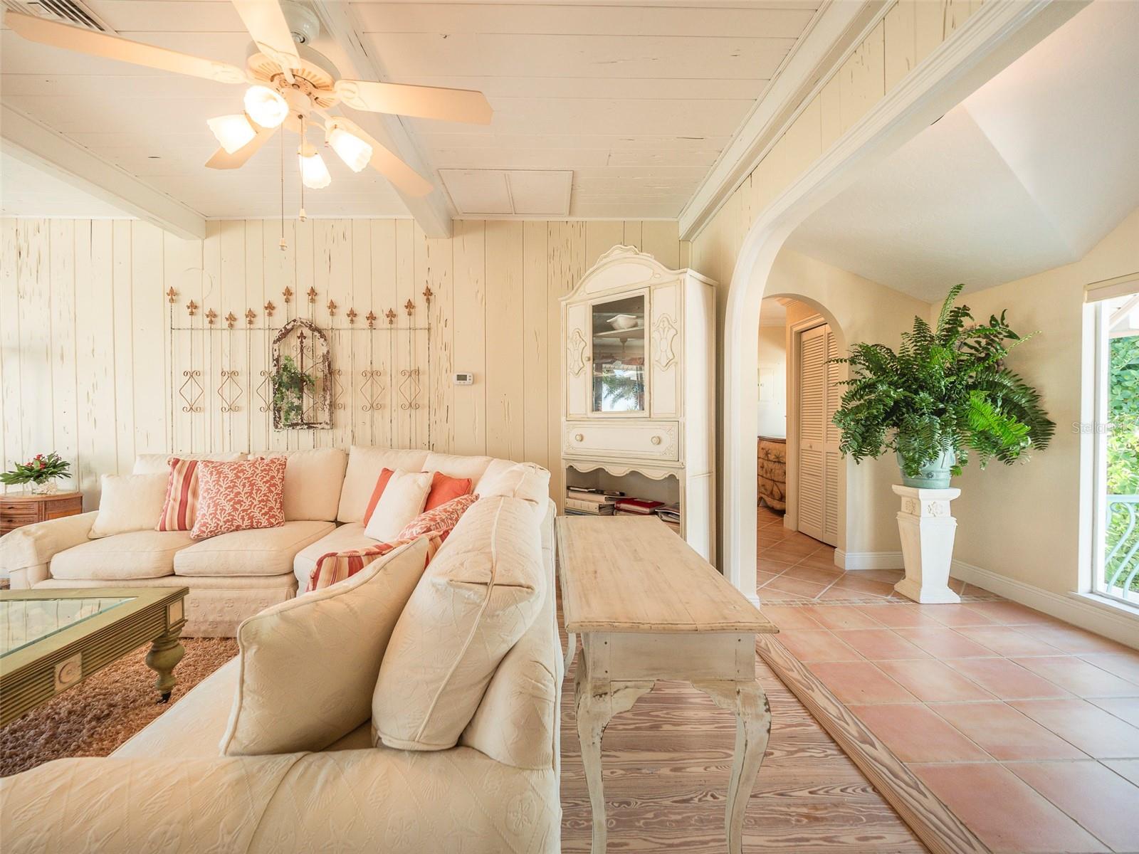 CORTEZ BEACH - Residential