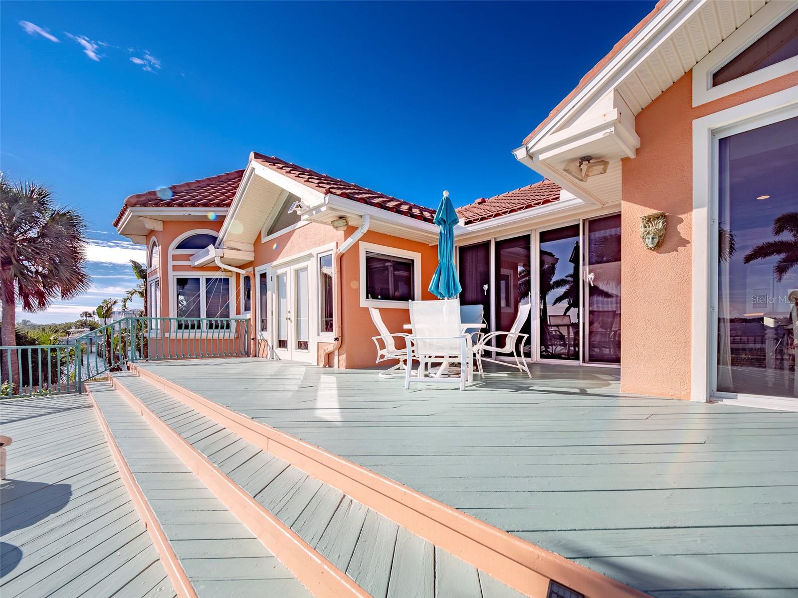 CORTEZ BEACH - Residential