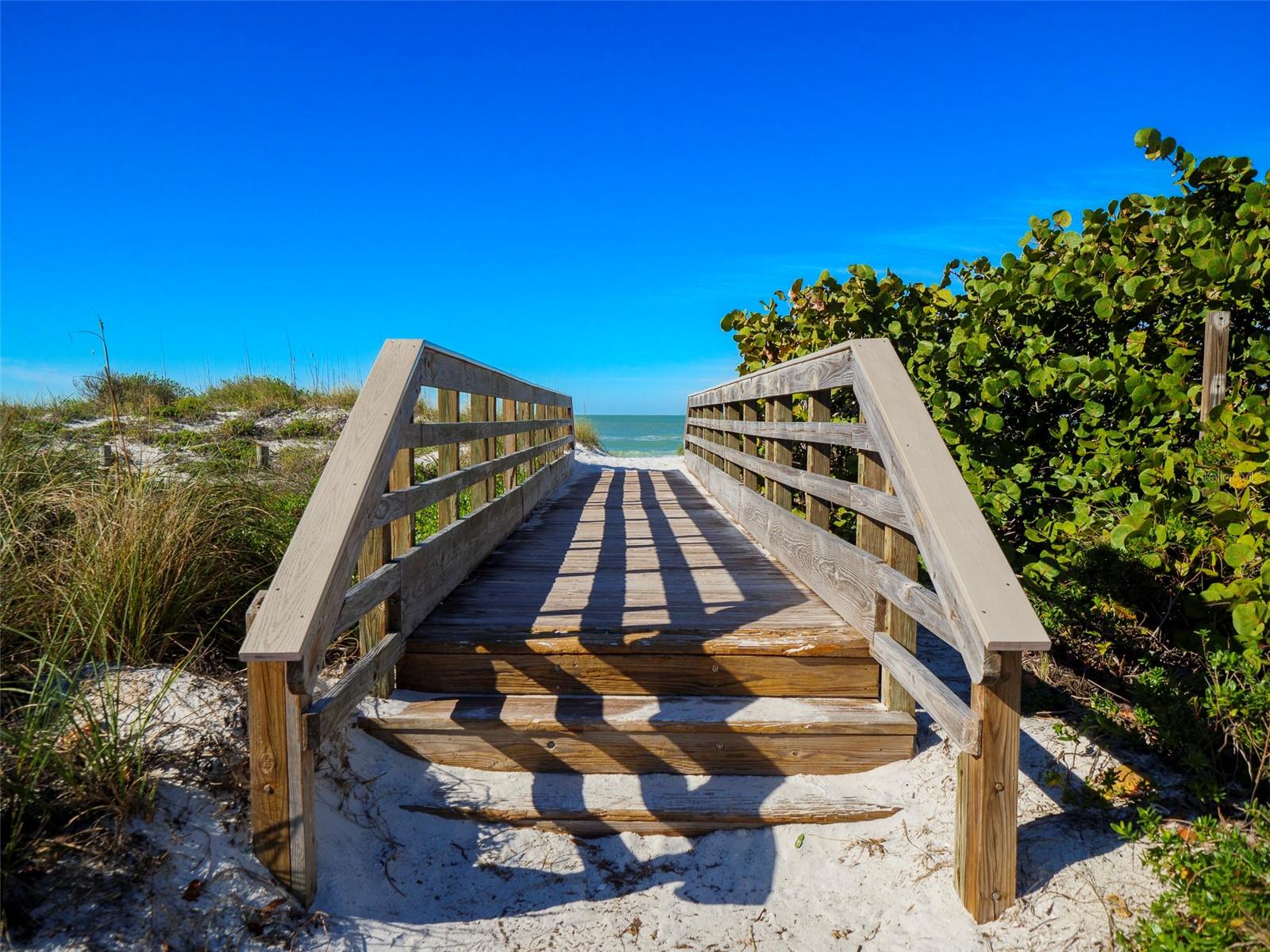 CORTEZ BEACH - Residential