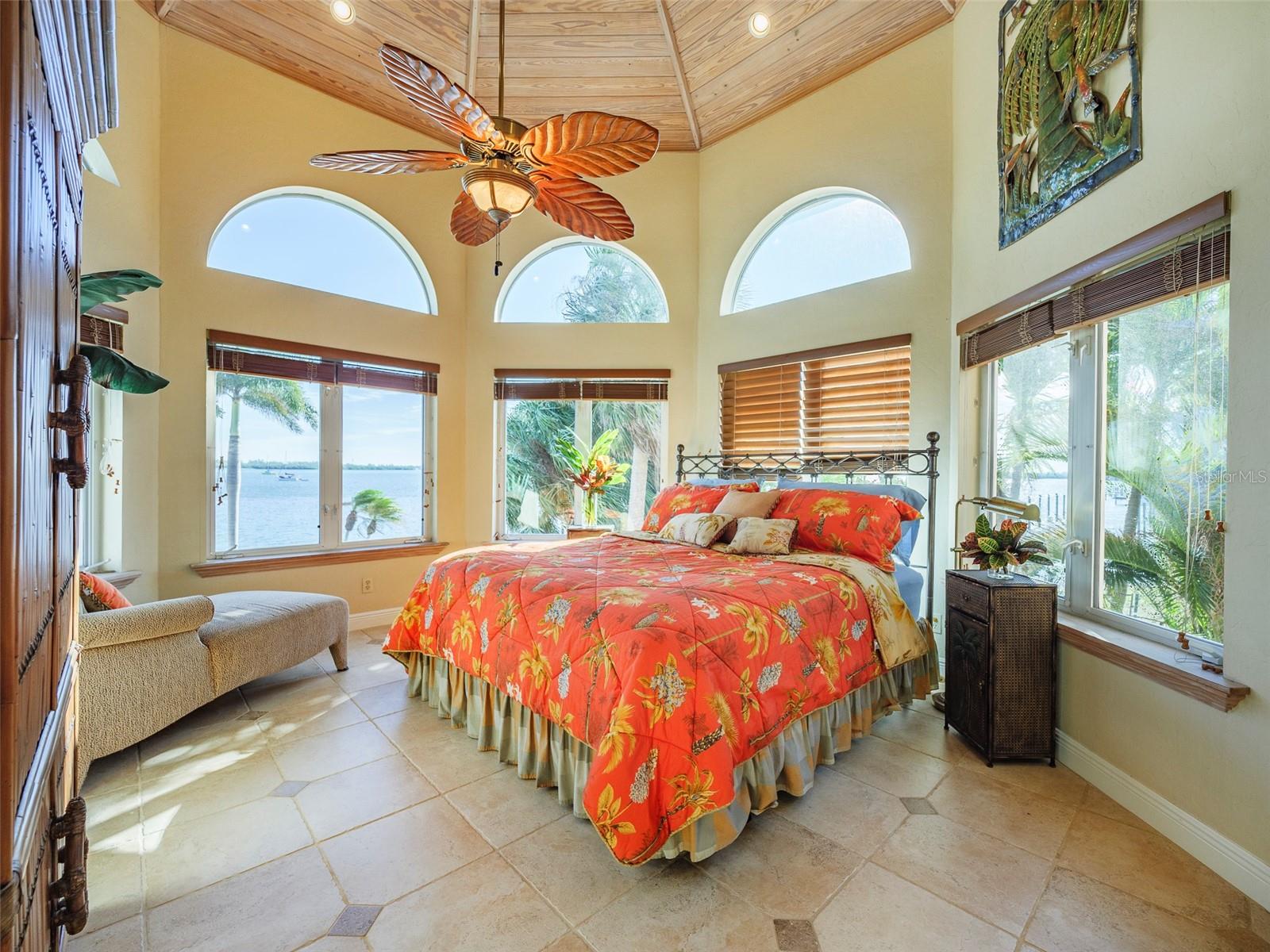 CORTEZ BEACH - Residential