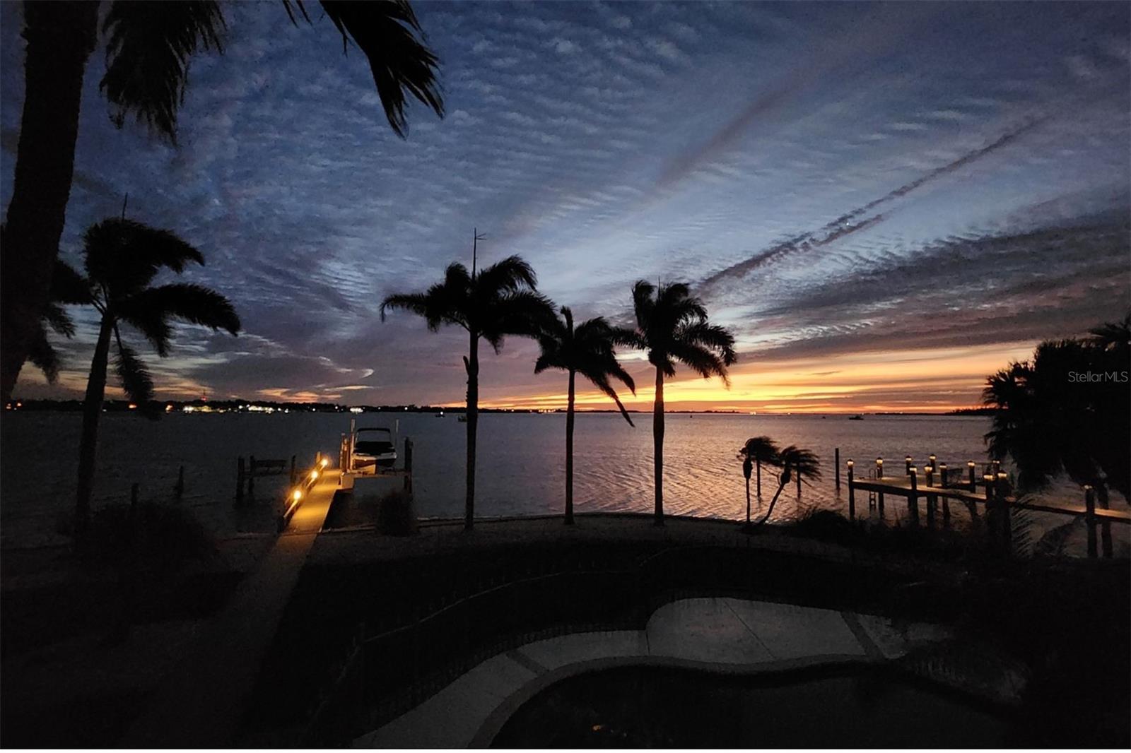 CORTEZ BEACH - Residential