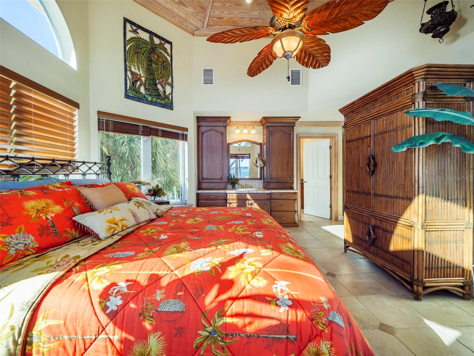 CORTEZ BEACH - Residential