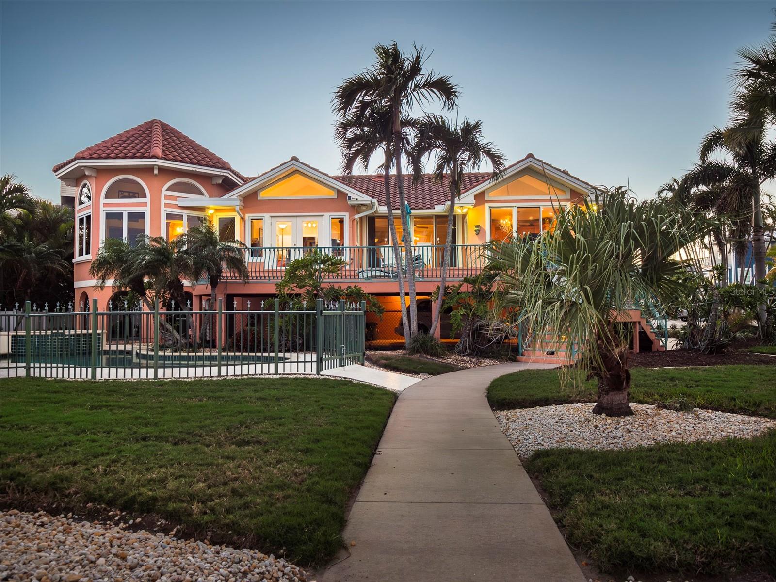 CORTEZ BEACH - Residential