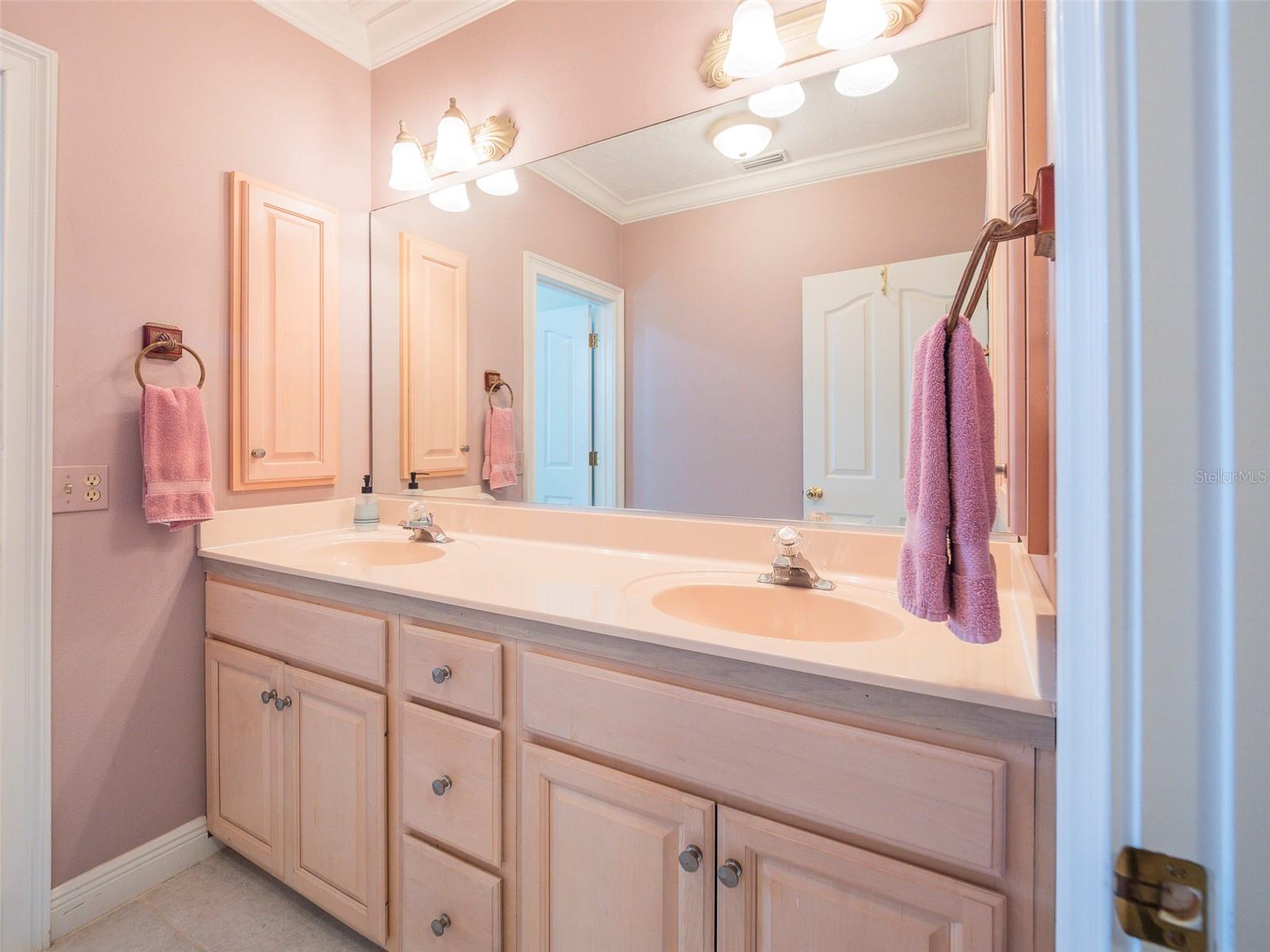 CORTEZ BEACH - Residential