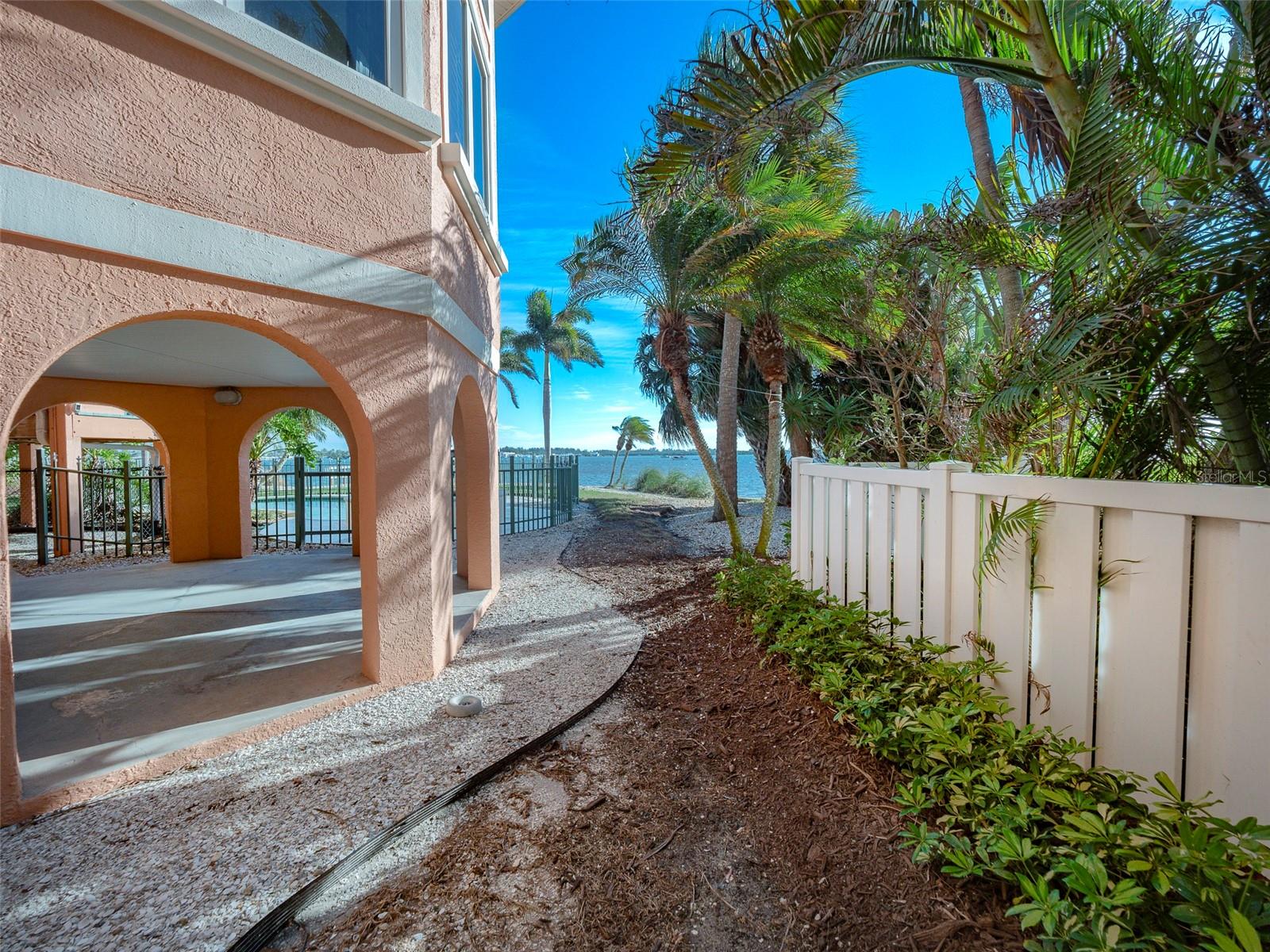 CORTEZ BEACH - Residential