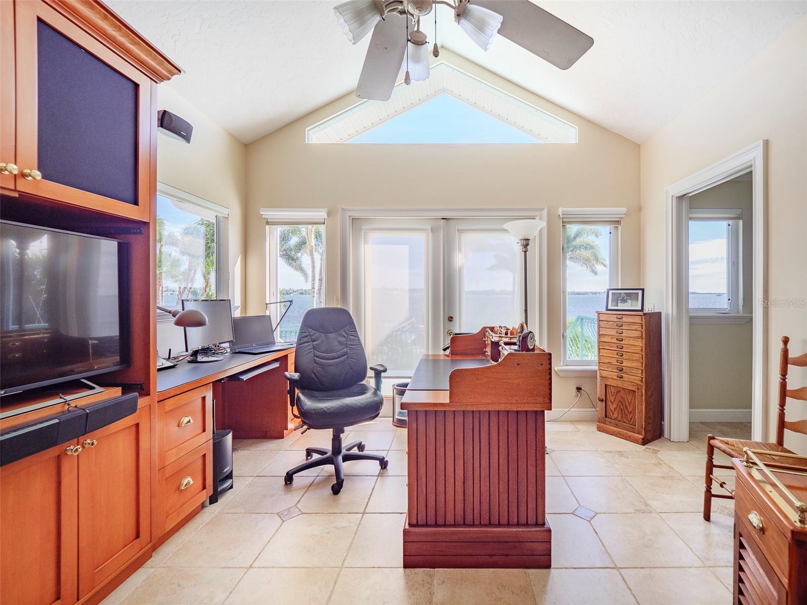 CORTEZ BEACH - Residential