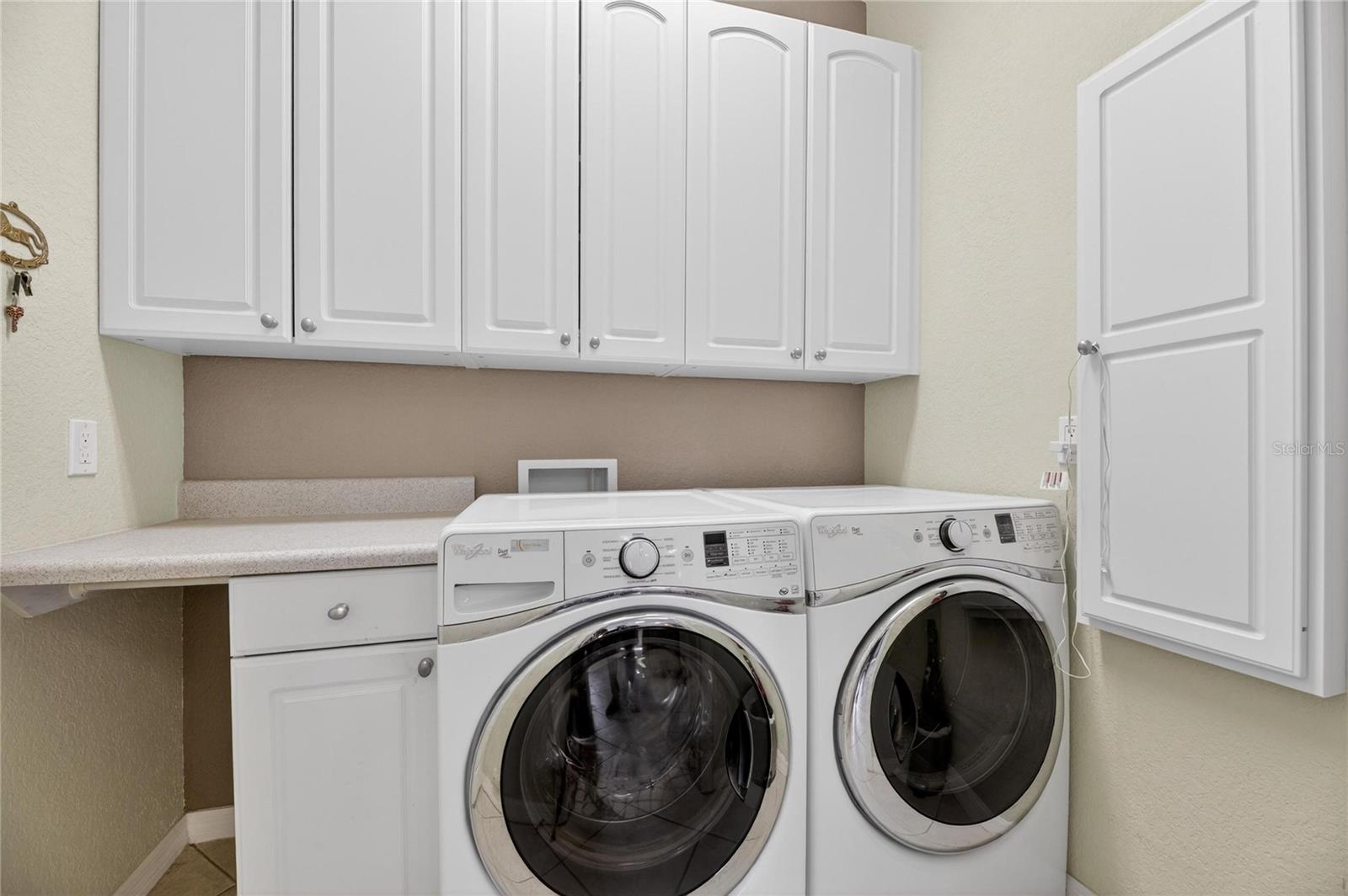 LYNDHURST CONDO - Residential