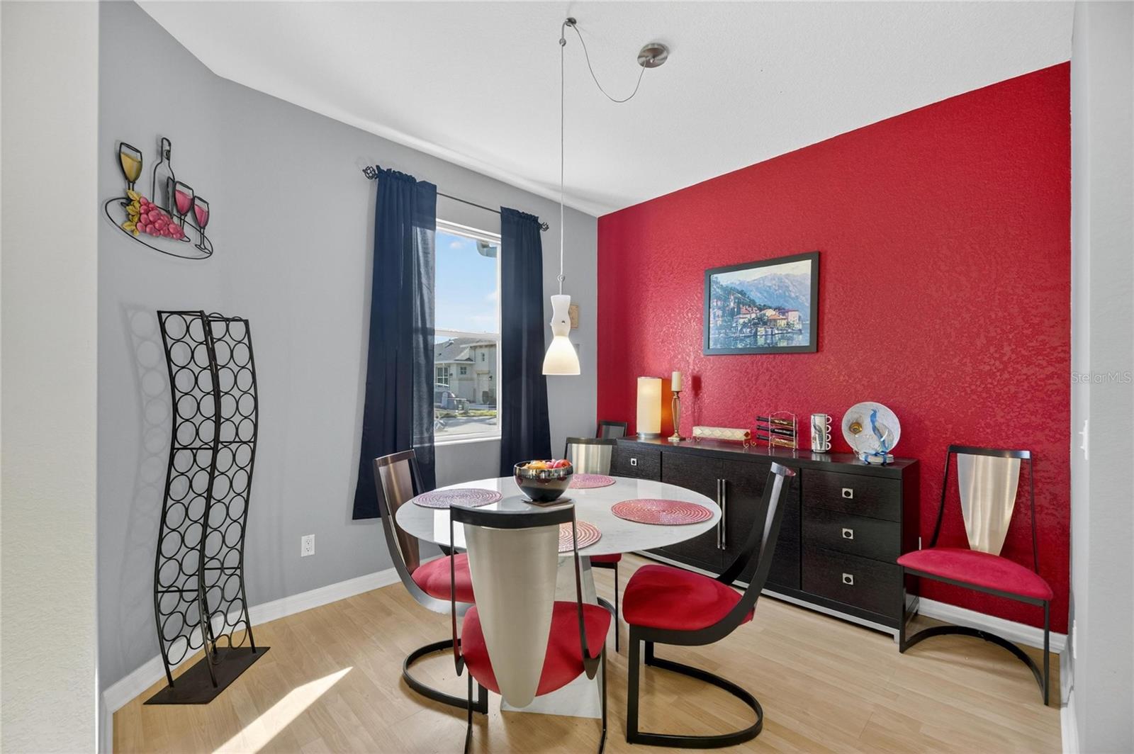 LYNDHURST CONDO - Residential