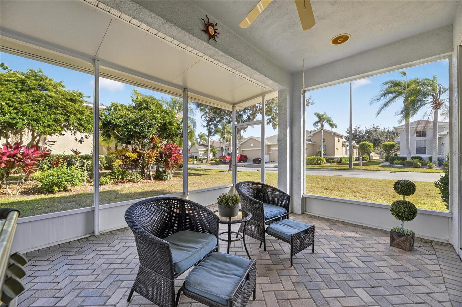 LYNDHURST CONDO - Residential