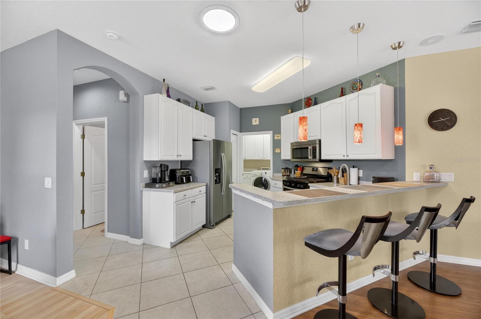 LYNDHURST CONDO - Residential