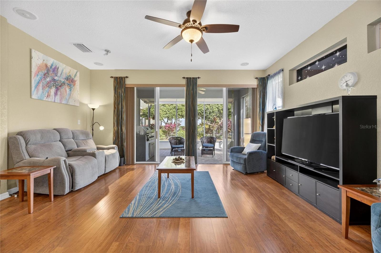 LYNDHURST CONDO - Residential