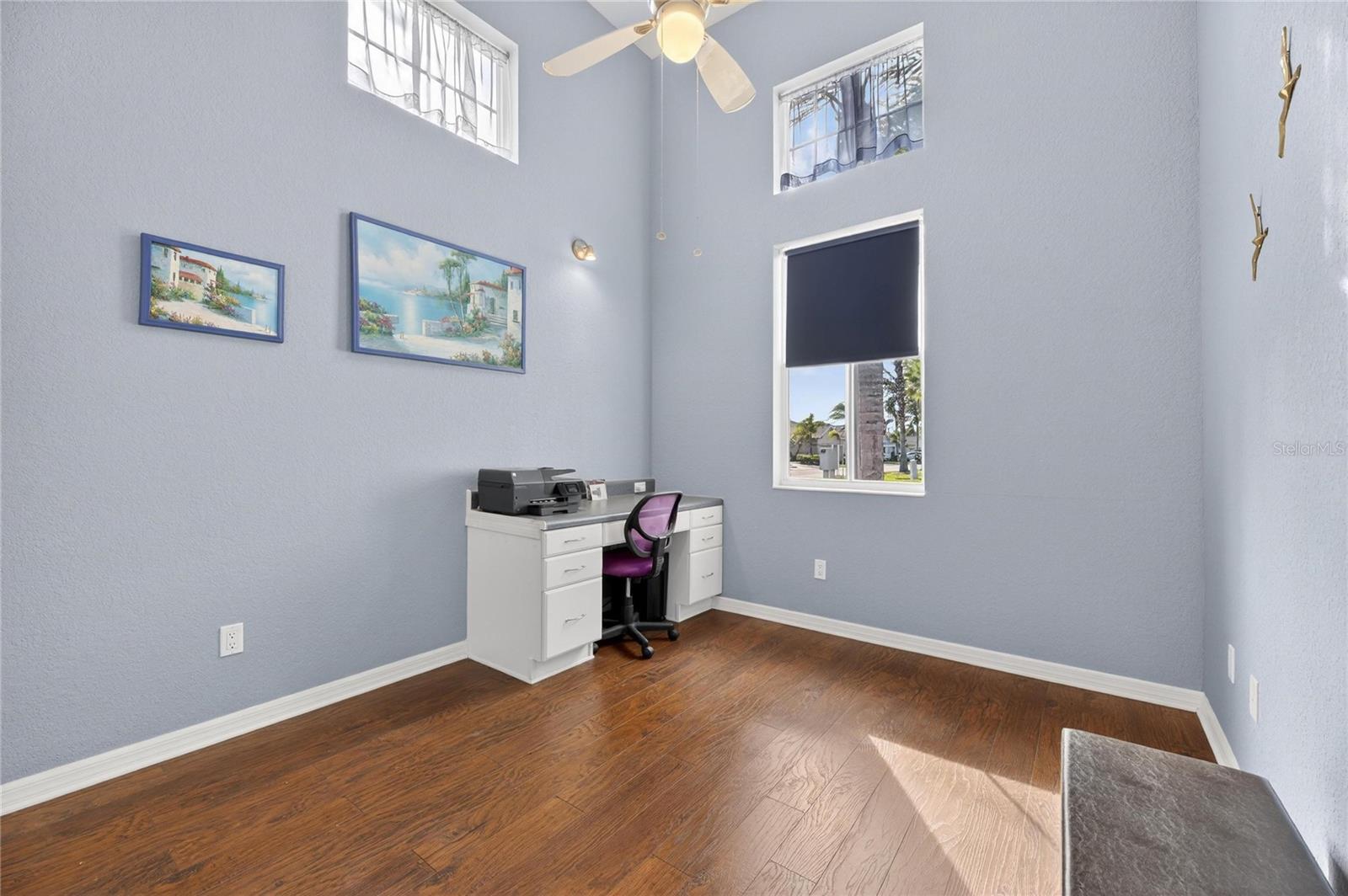 LYNDHURST CONDO - Residential