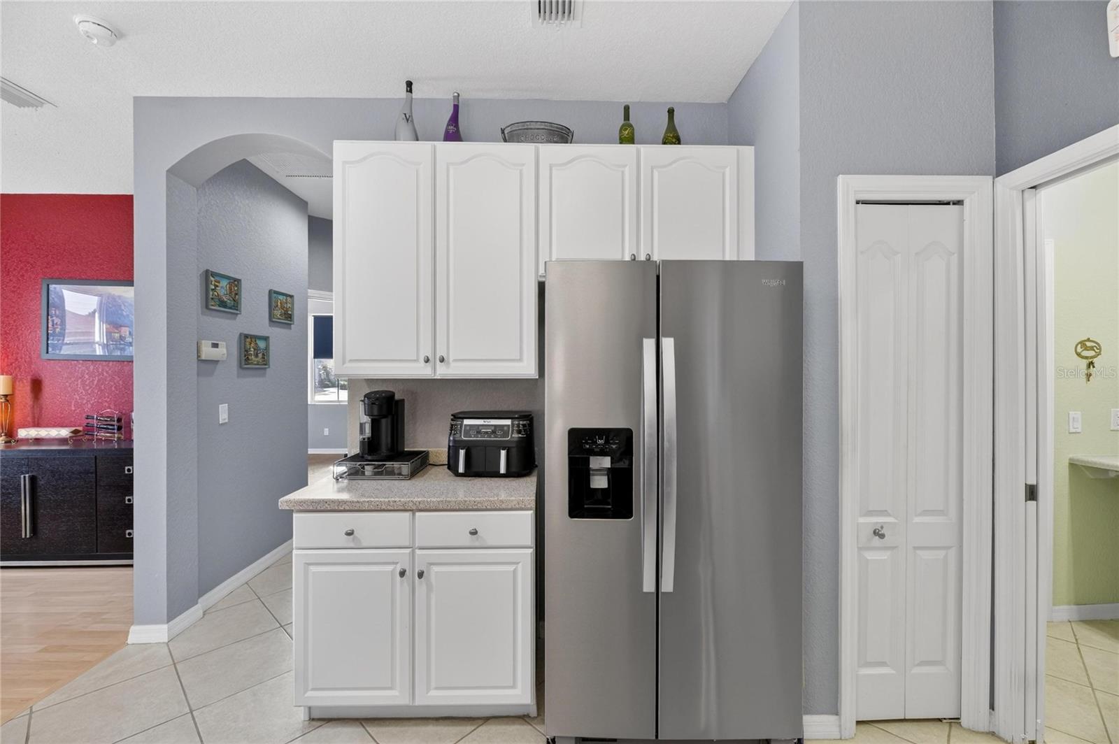 LYNDHURST CONDO - Residential